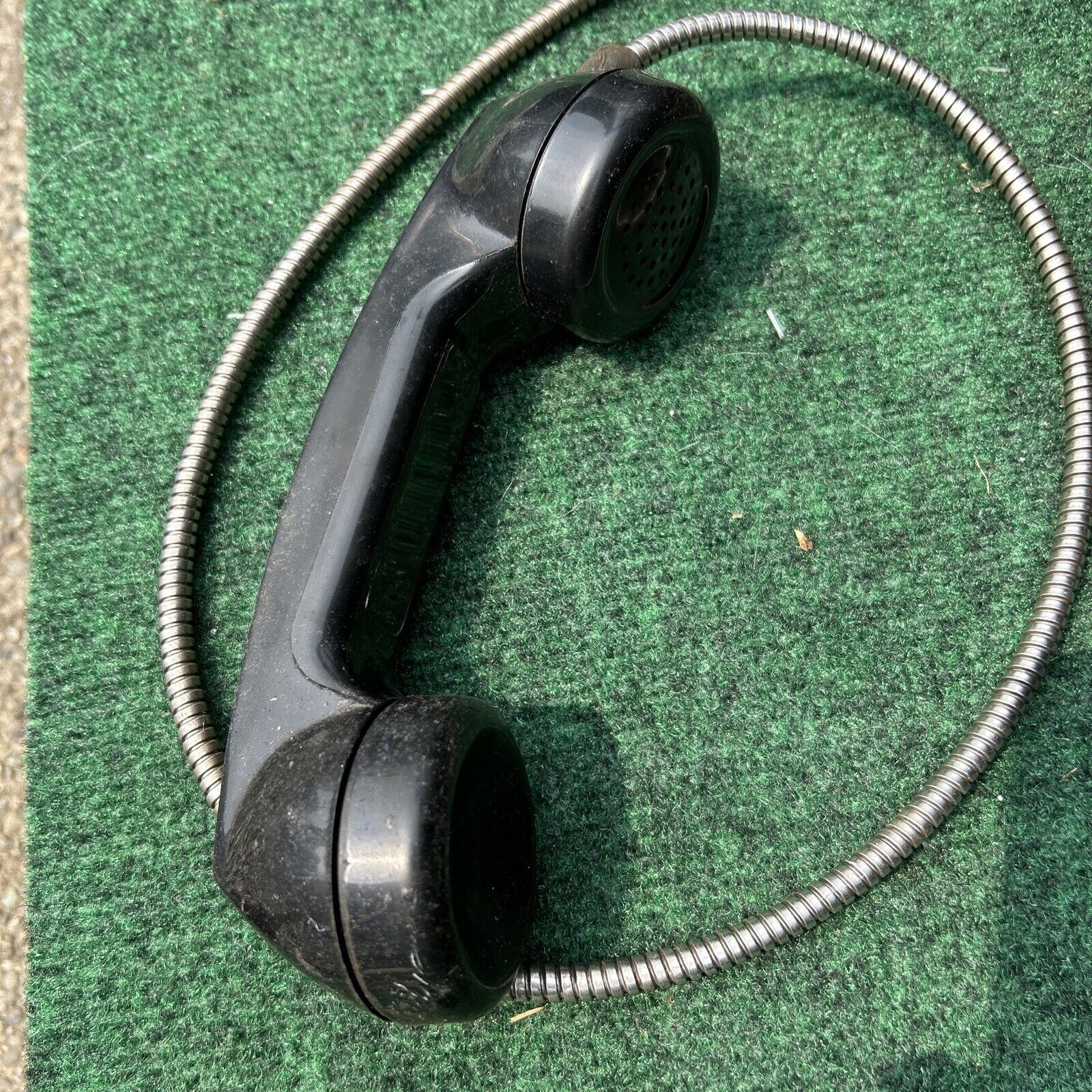 Vintage Payphone Booth Telephone Black Handset Receiver Cord Hookups Phone￼￼