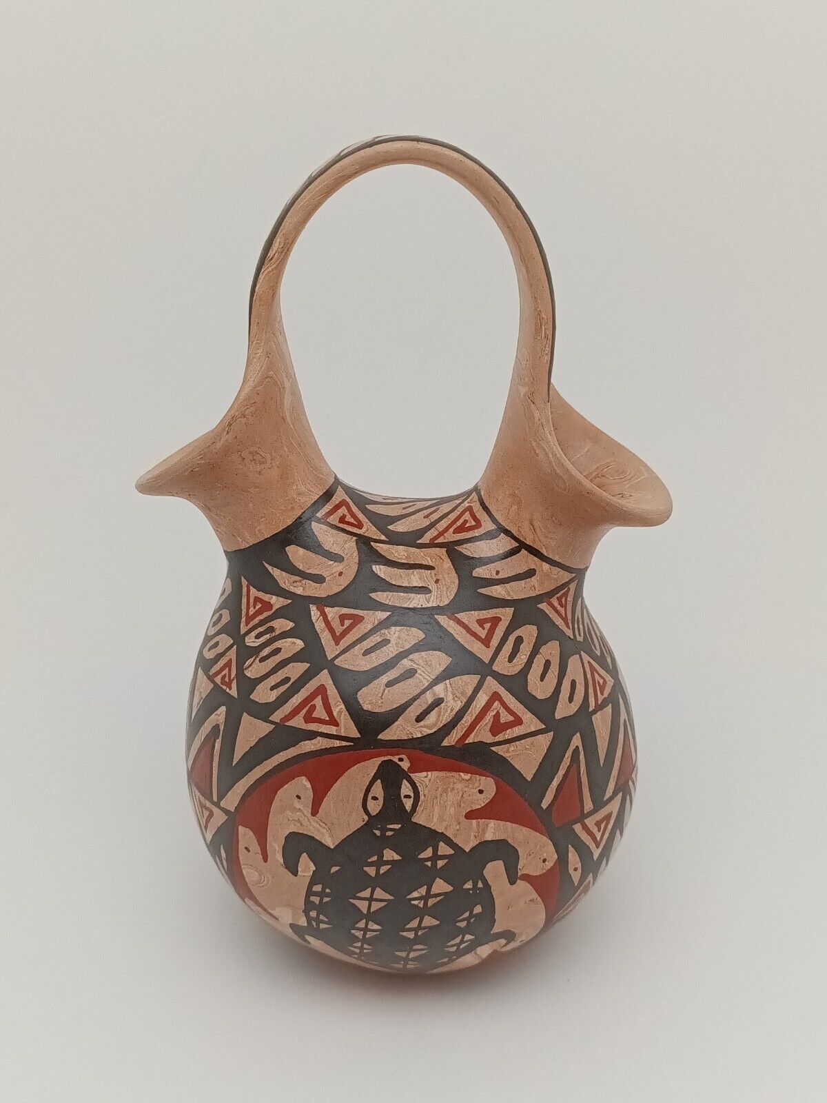 Mata Ortiz Handmade Pottery by Manuel Mora 5.5\