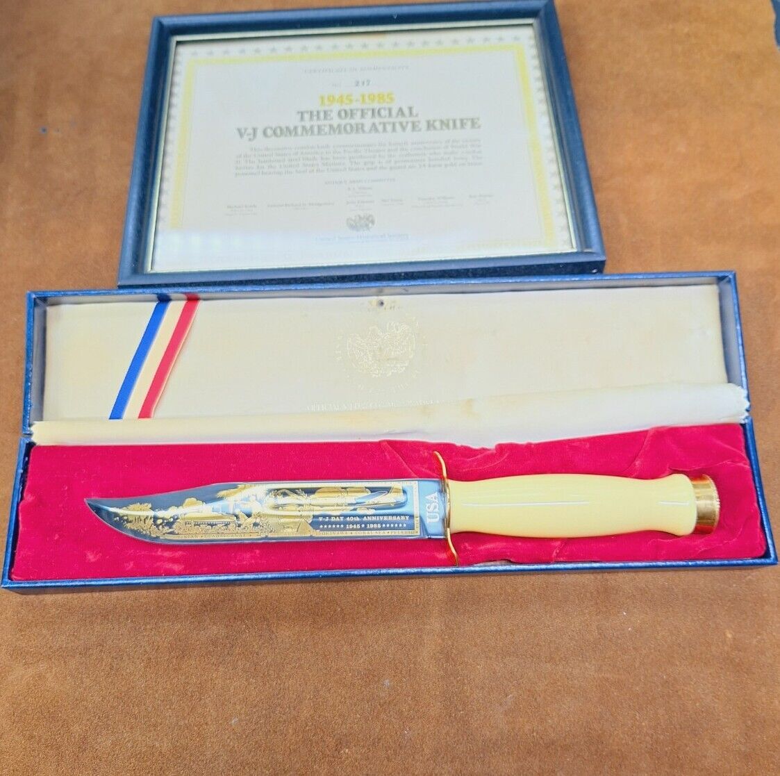 Vntage OFFICIAL V-J DAY COMMEMORATIVE KNIFE US Historical Society COA Circa 1985