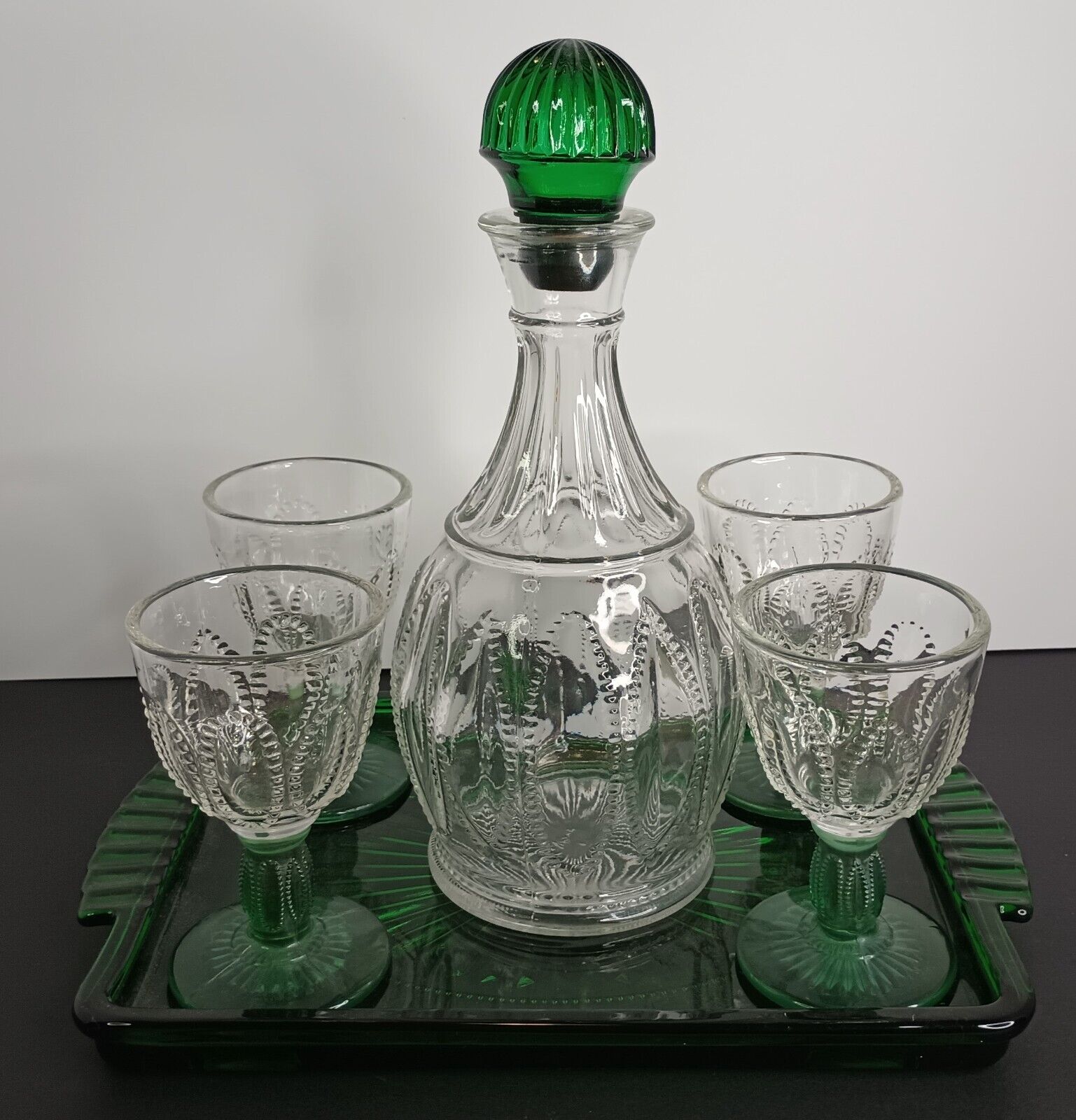 VTG Avon 1980\'s Beaded Oval Glass Wine Decanter/4 Glasses/Tray in Emerald Green