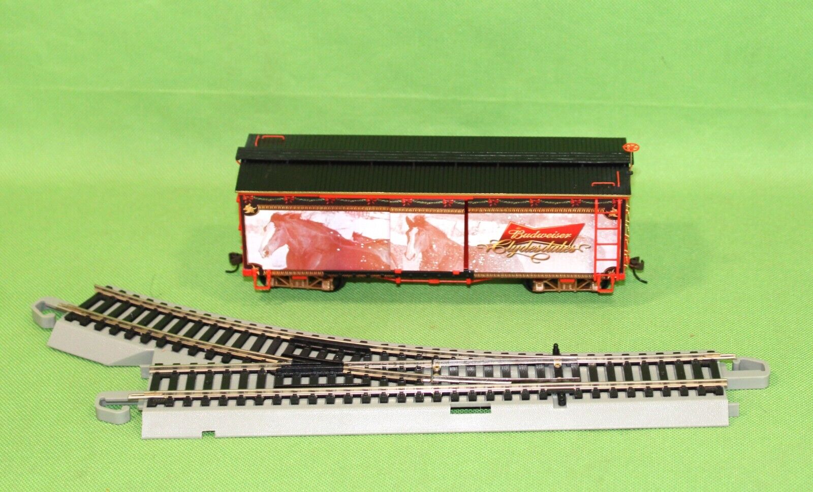 Hawthorne Village Model Train Budweiser Clydesdale Boxcar & Switch Track HO ON30