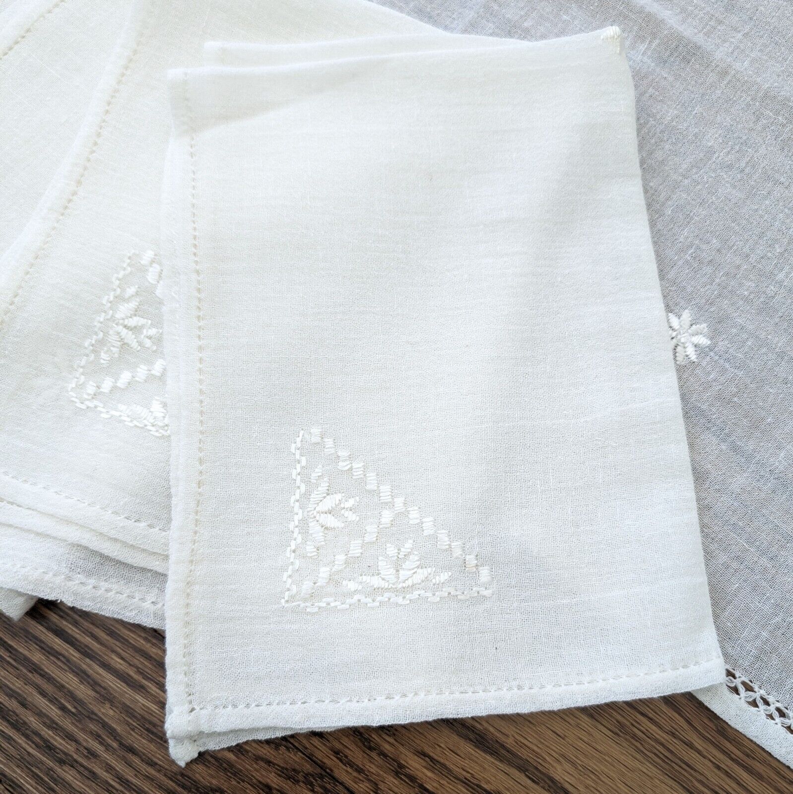 Vintage Table runner 4 Napkins Cotton gauze Drawn thread Embroidery Granny Core