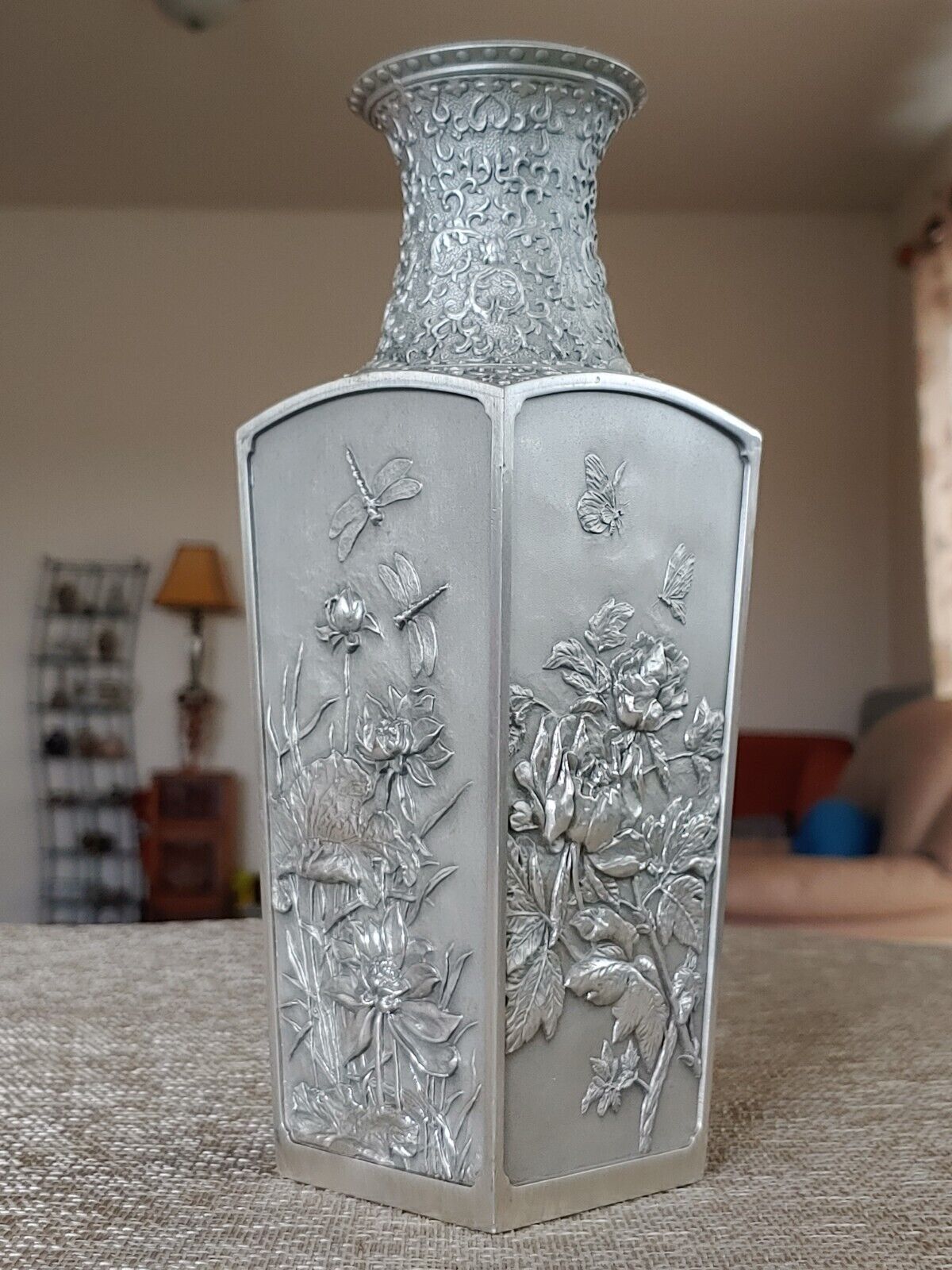 老锡器四季八宝纹花瓶 Vintage Royal Selangor Pewter Embossed Relief Four Seasons Art Vase