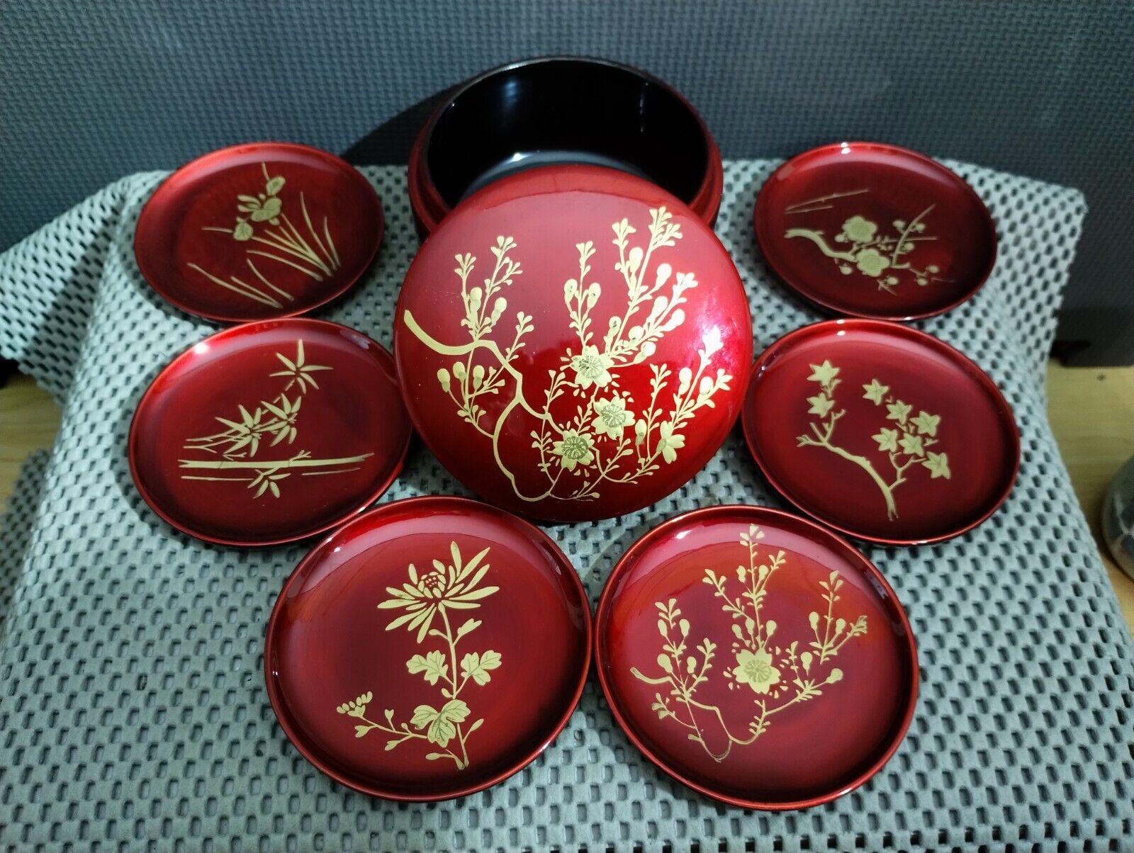 Set of 6 Japanese Red Black Gold Lacquerware Coasters Enamel Box 