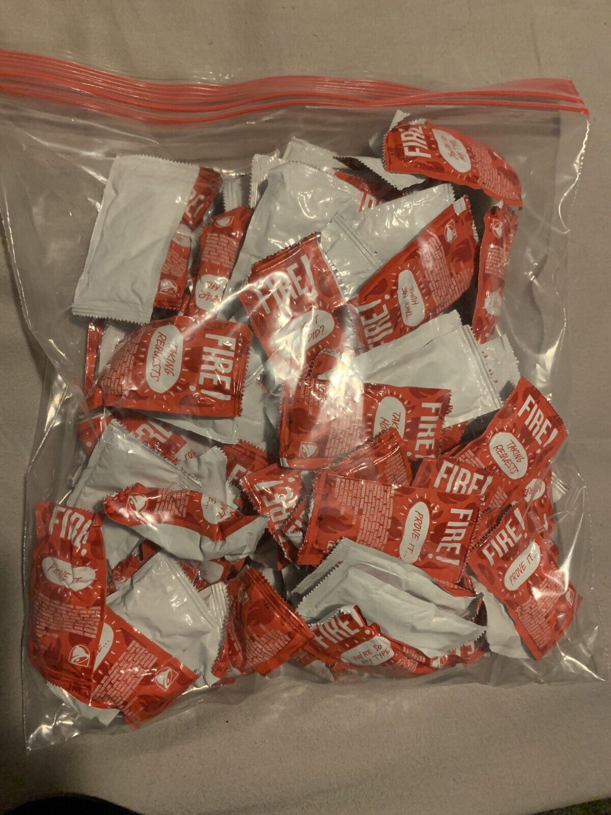 300 Taco Bell Fire Sauce Packets.   New And Sealed Free Fast Shipping