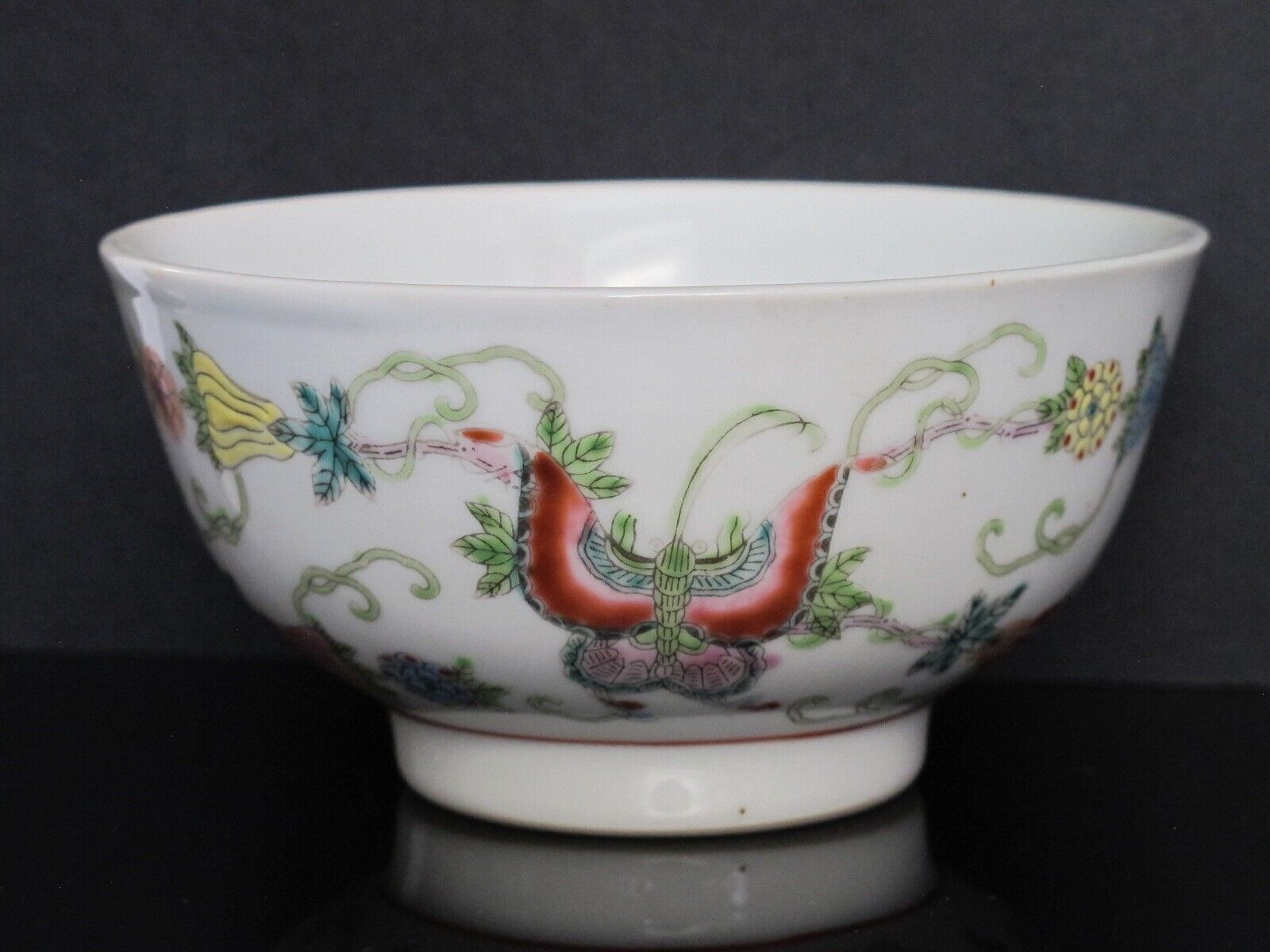 Vintage Chinese Hand-painted Famille Rose Bowl - Excellent Condition, Beauty