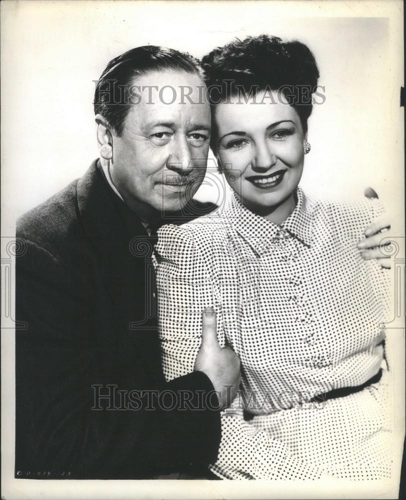 1946 Press Photo Robert Benchley and Vera Vague - DFPC54181
