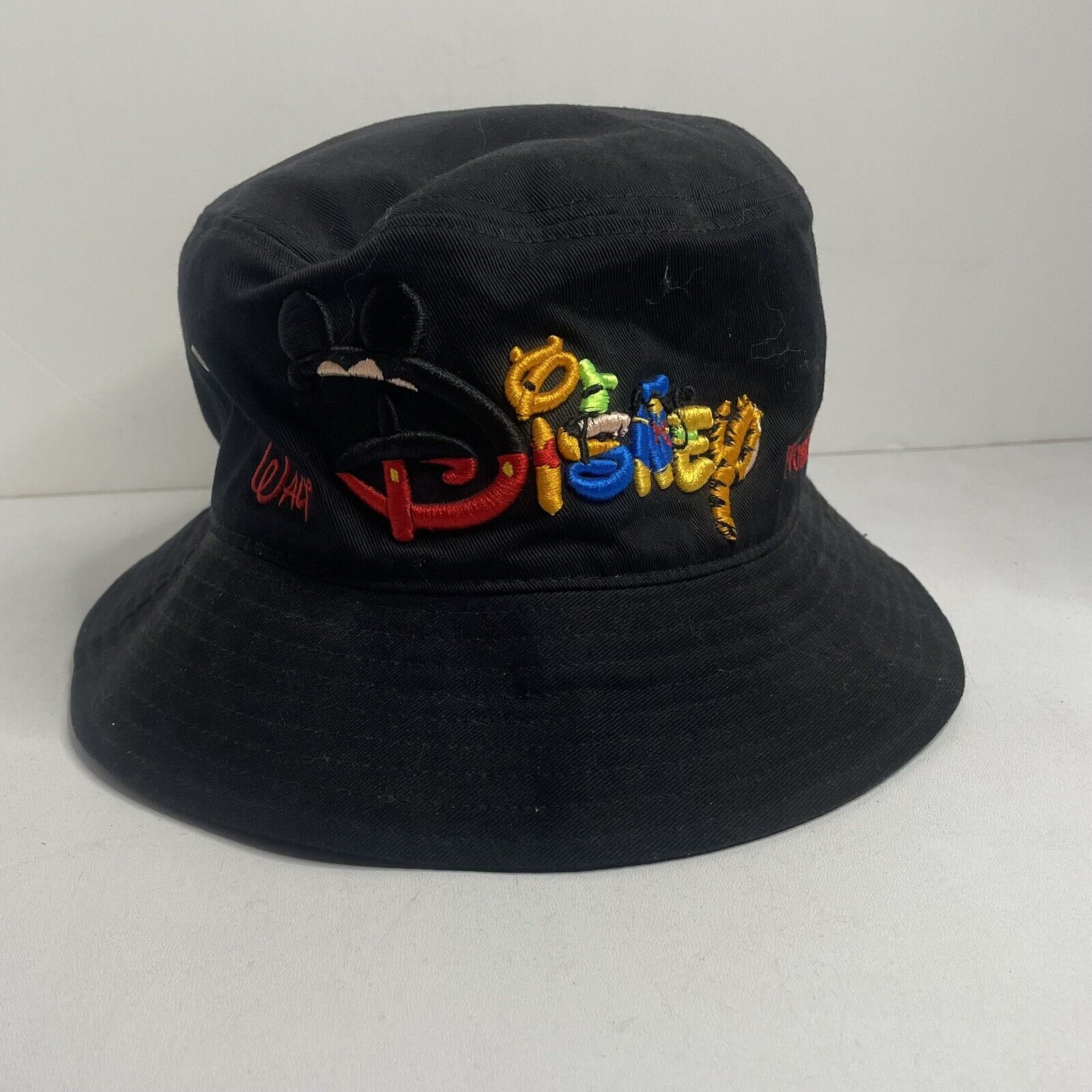 VINTAGE Walt Disney World Black Bucket Hat Embroidered Mickey Characters
