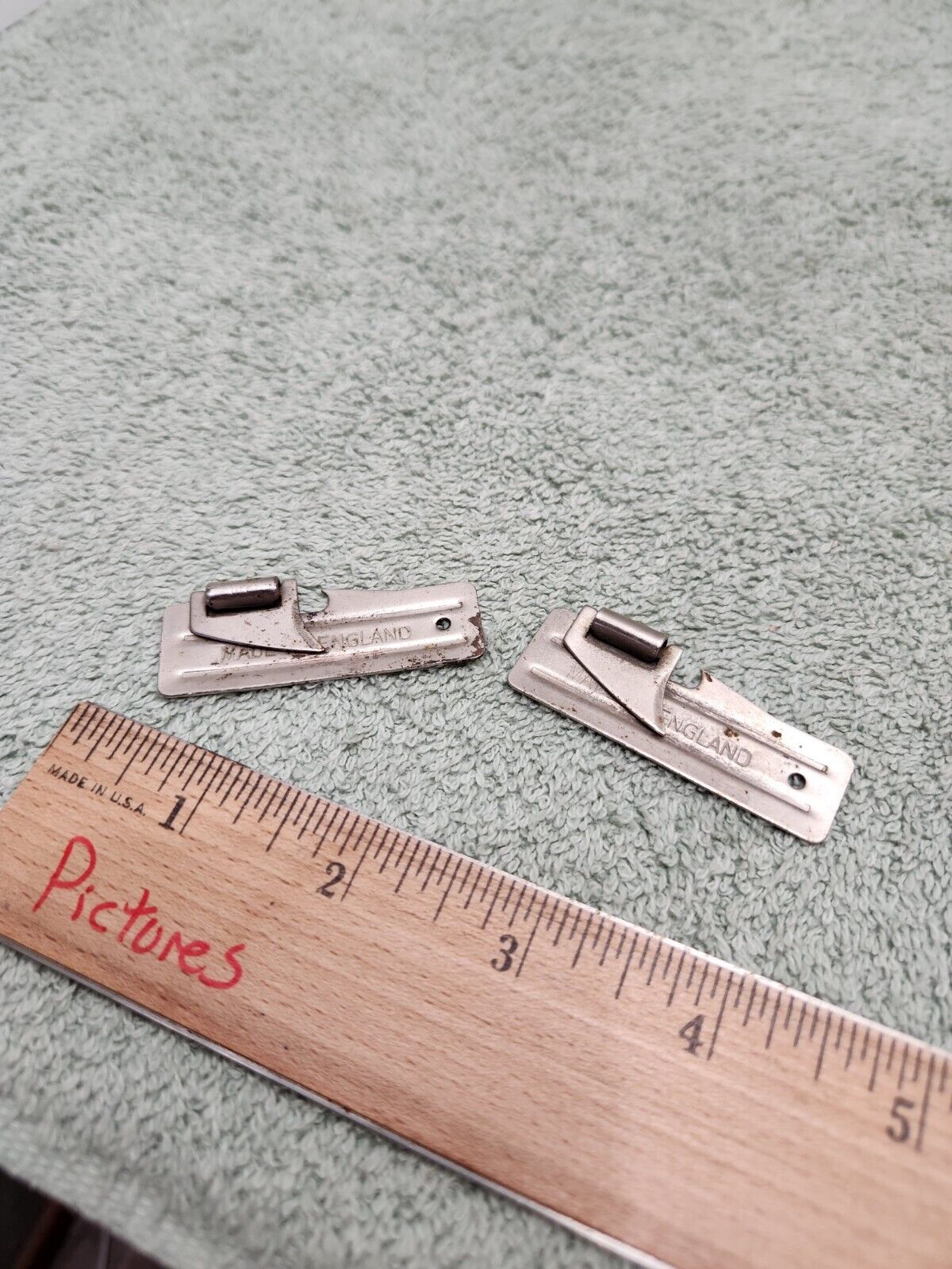 Vintage 1972 Coghlan\'s Pocket Can Openers Made in England 2