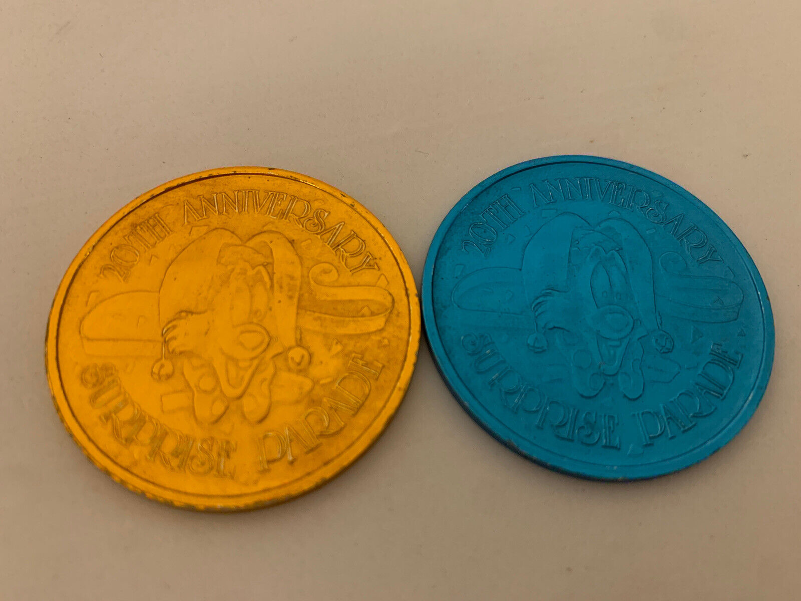 Vintage Walt Disney World Coins 20th anniversary surprise parade light FREE POST