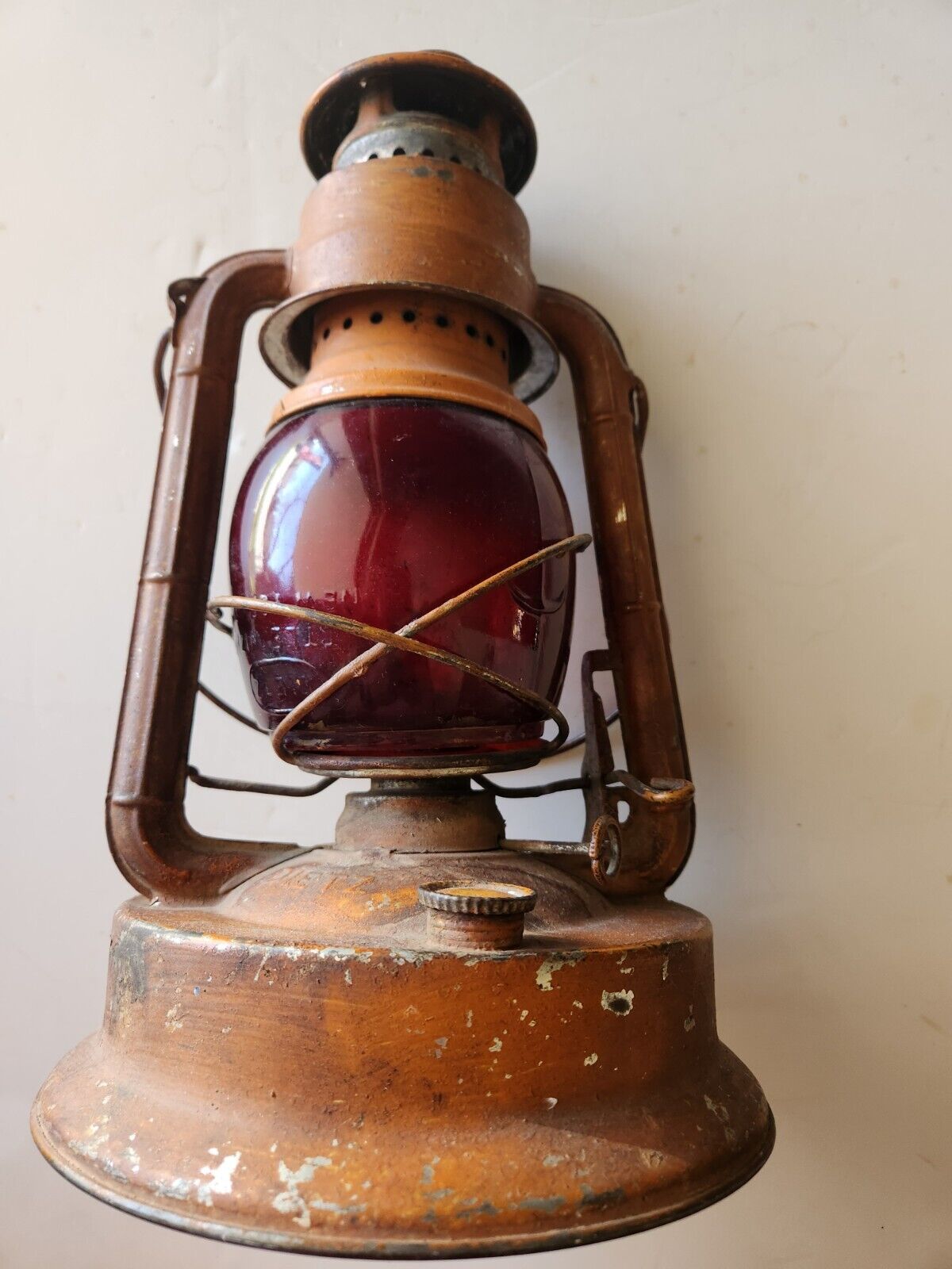 Vintage Antique Dietz Little Giant Lantern with Little Wizzard Red Lamp