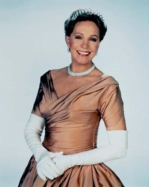 Julie Andrews as Queen smiling wearing crown The Princess Dairies 4x6 photo