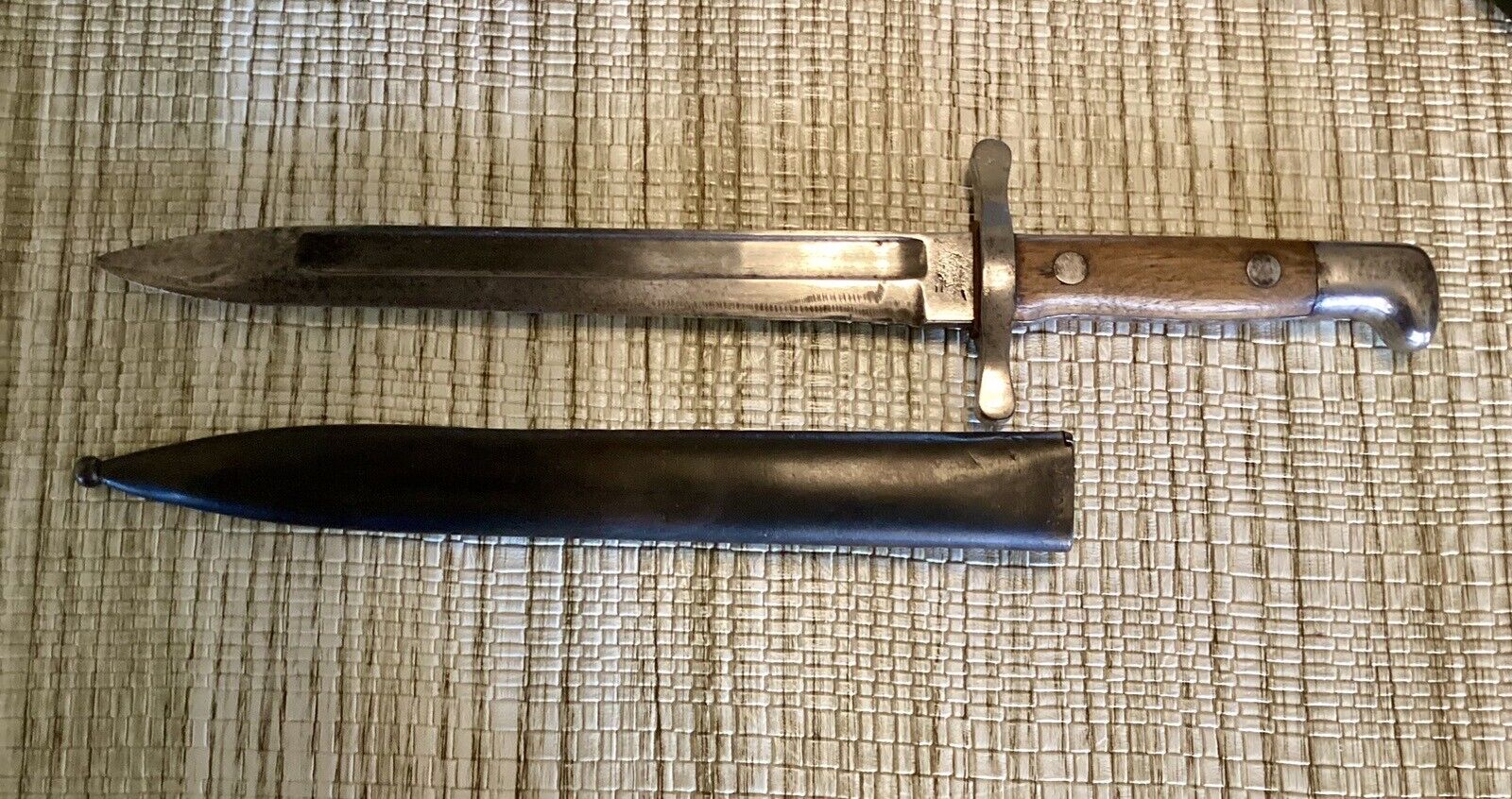RARE WWI FRENCH ARMY TRENCH KNIFE, MADE BY FRENCH KNIFE MAKER BOURGADE.