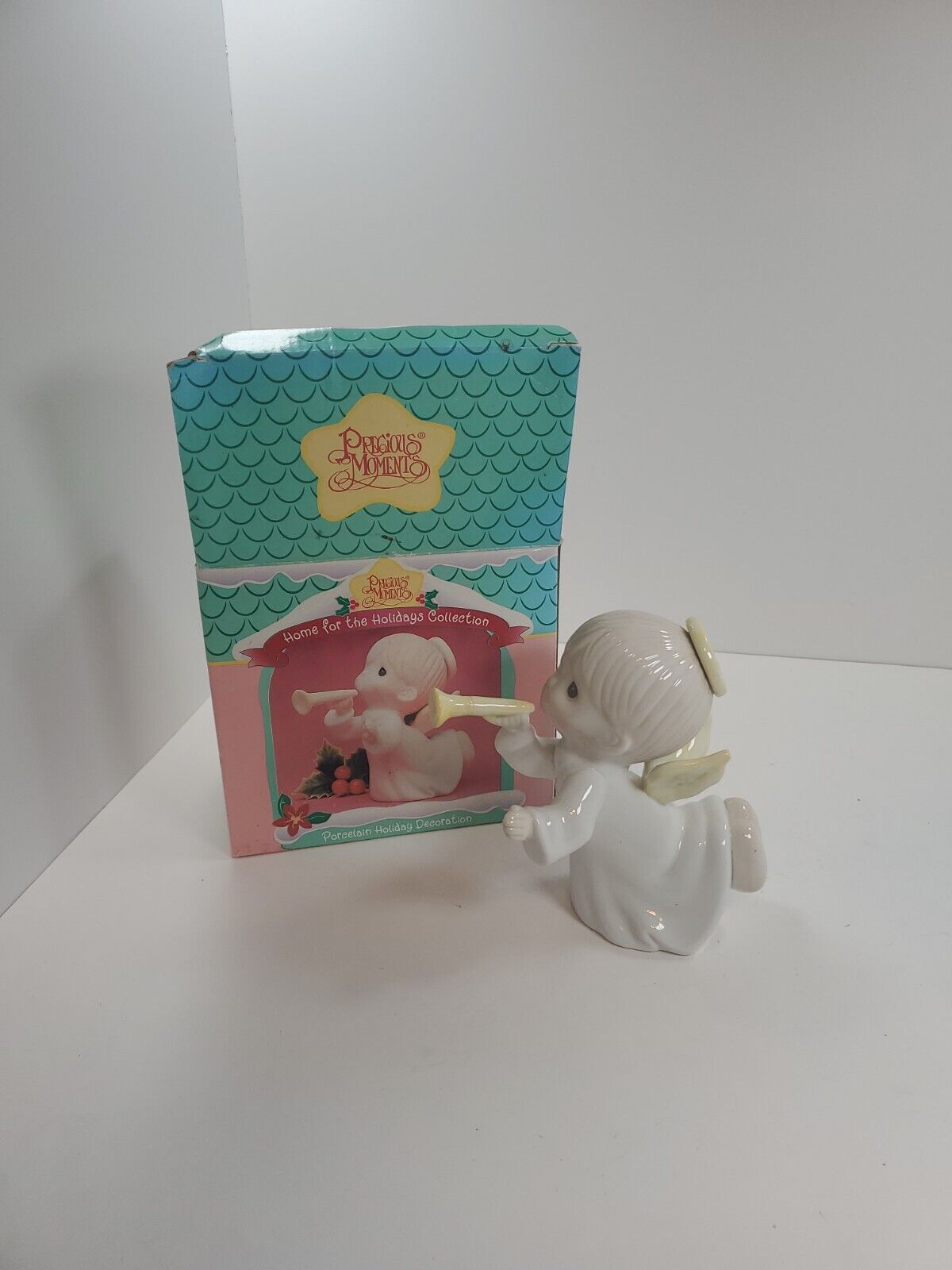 Precious Moments Angel Home for the Holidays Collection w/ Box 1995