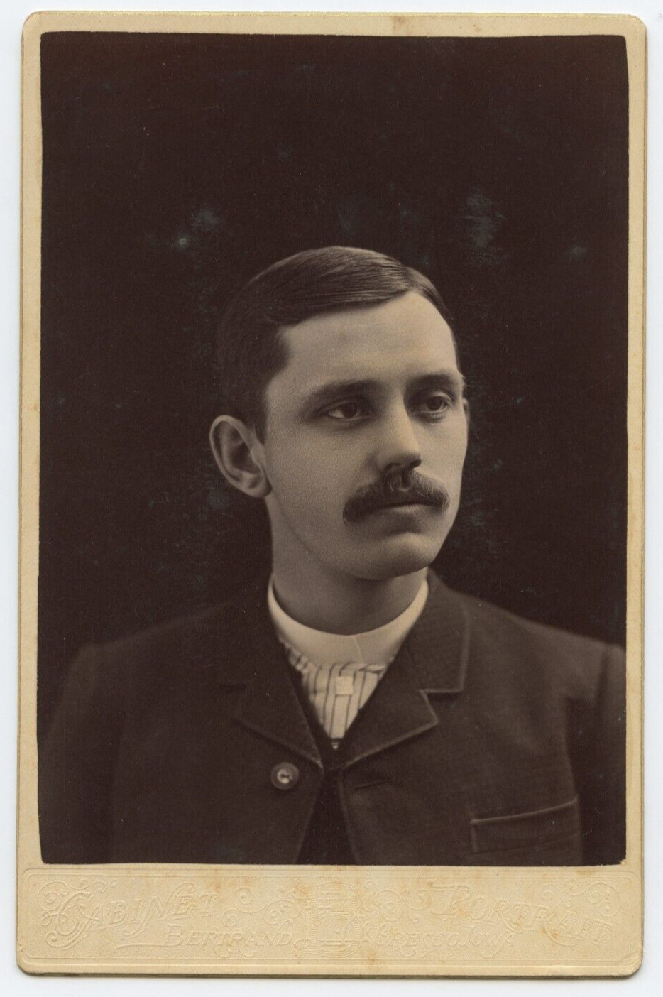 Antique Cabinet Card Moody Handsome Man Portrait Photo By Bertrand Cresco Iowa