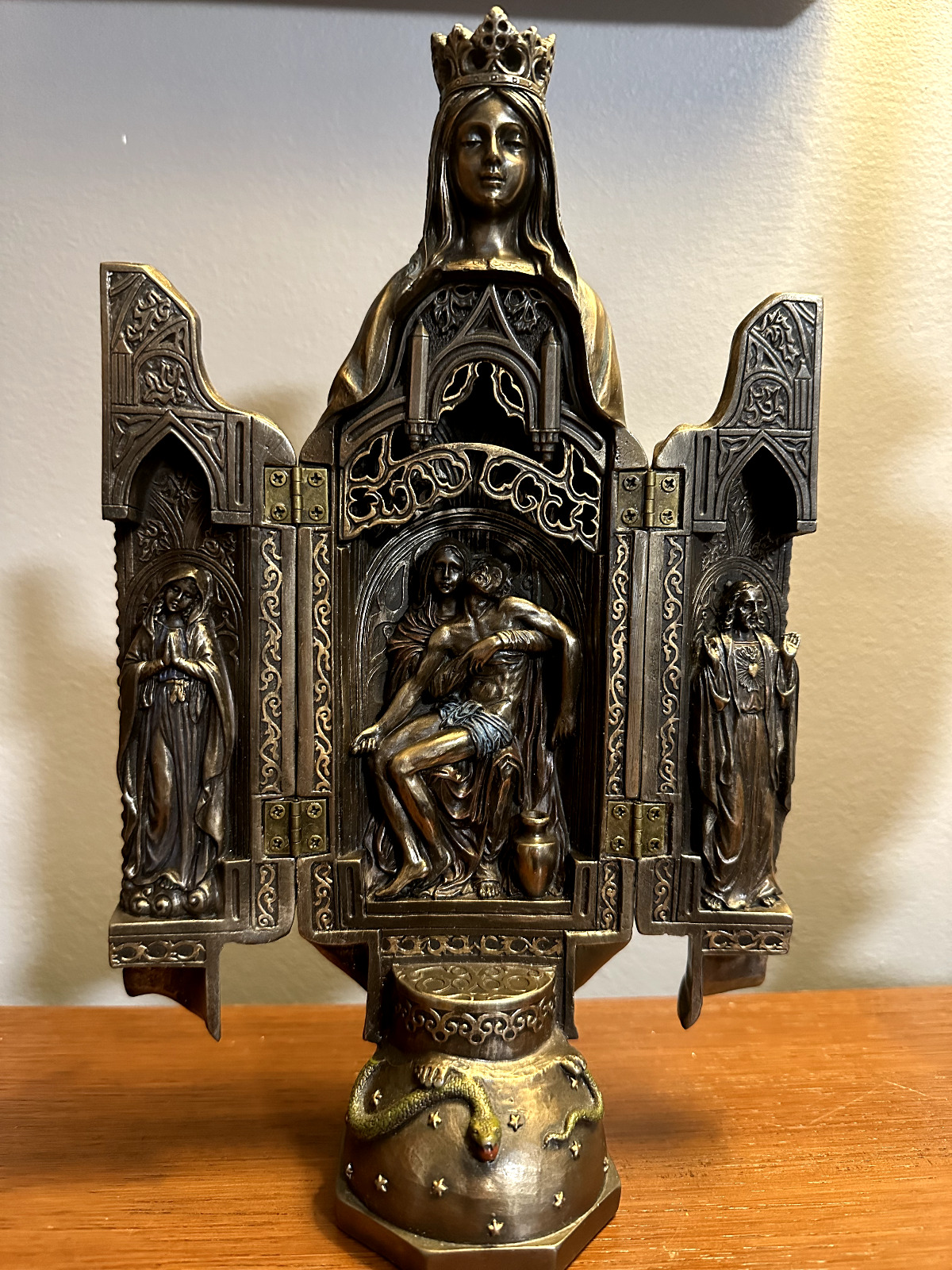 Mother Mary Statue Figurine, Triptych Sculpture of Pieta