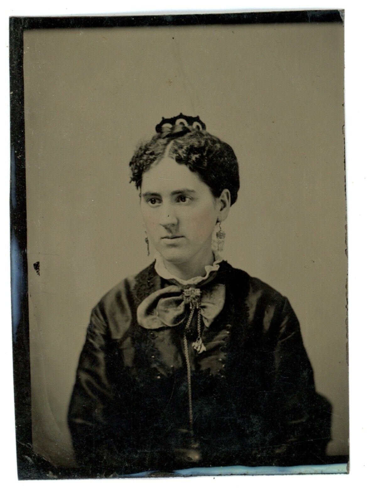 c1860\'S 1/6 Plate 2.5X3.8 in Hand Tinted TINTYPE Lovely Young Woman in Earrings
