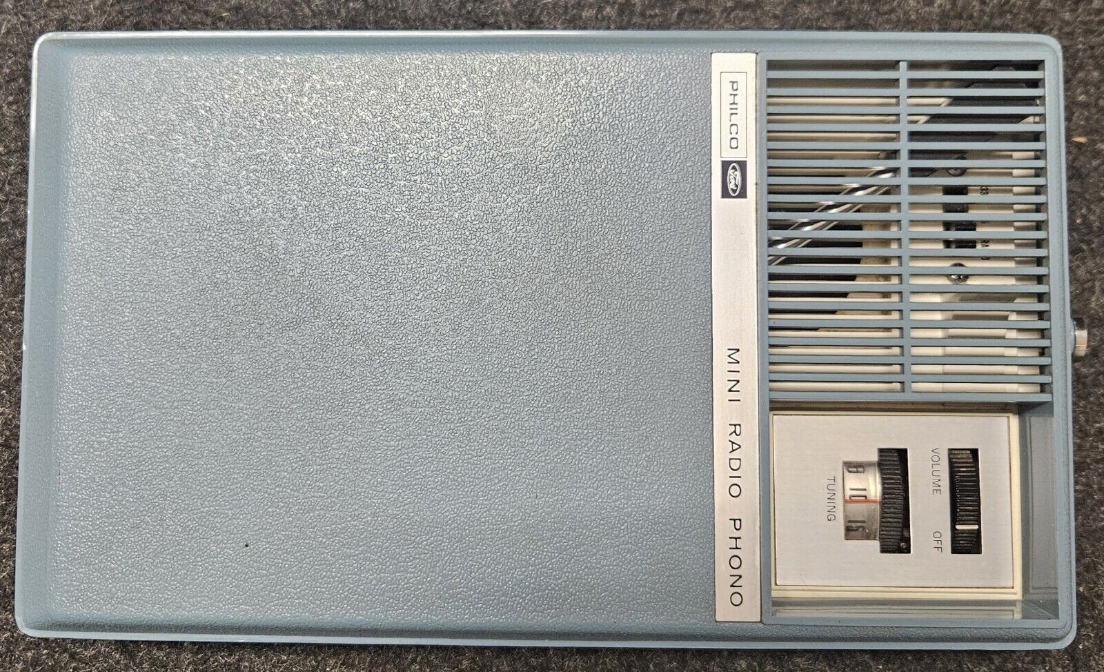 Vintage PHILCO Ford Mini Radio Phono Model R-1376-B(Works). NEW NEEDLE