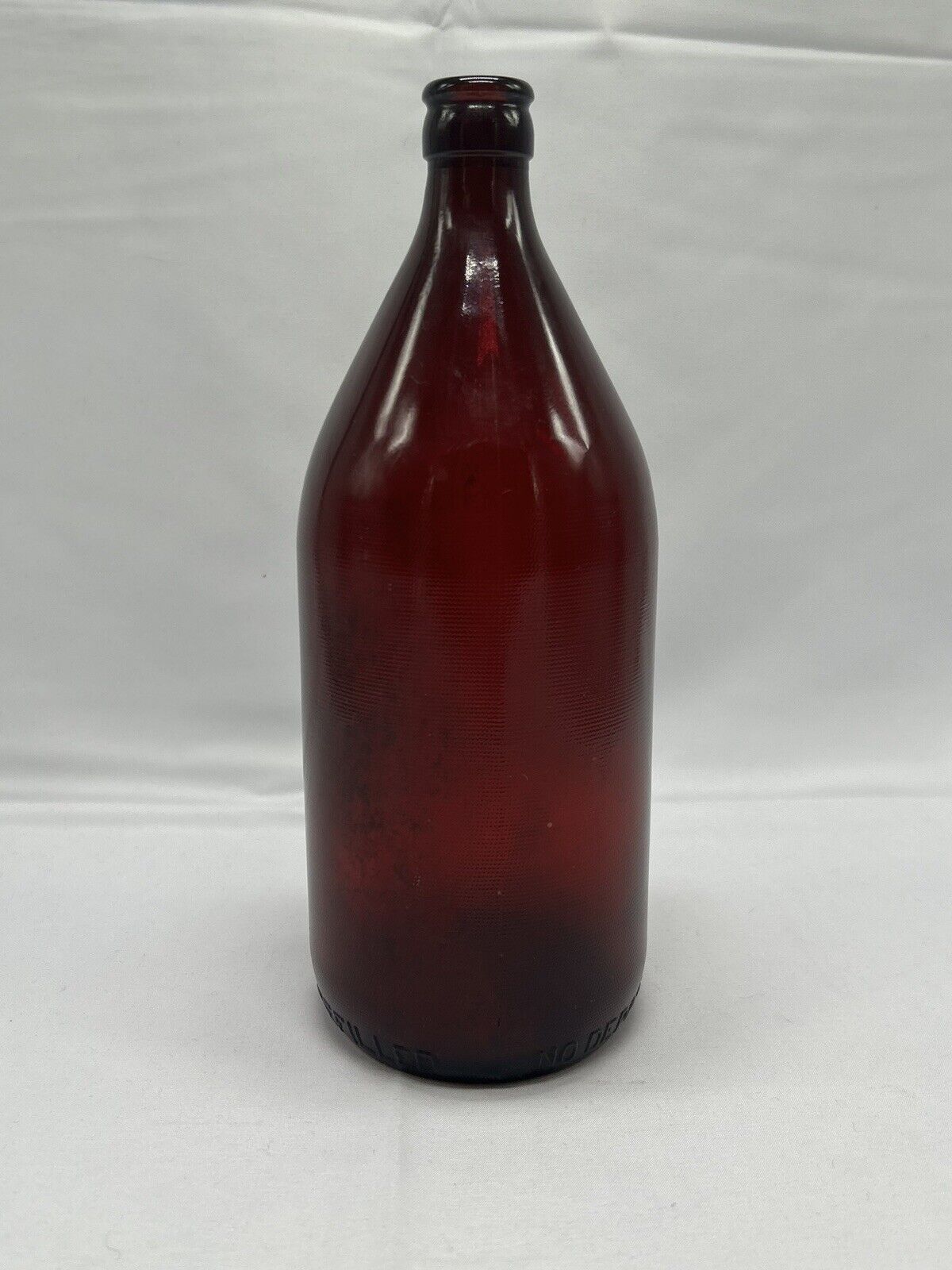 Vintage Anchor Hocking Royal Ruby 1950\'s Schlitz Quart Beer Bottle 8585C