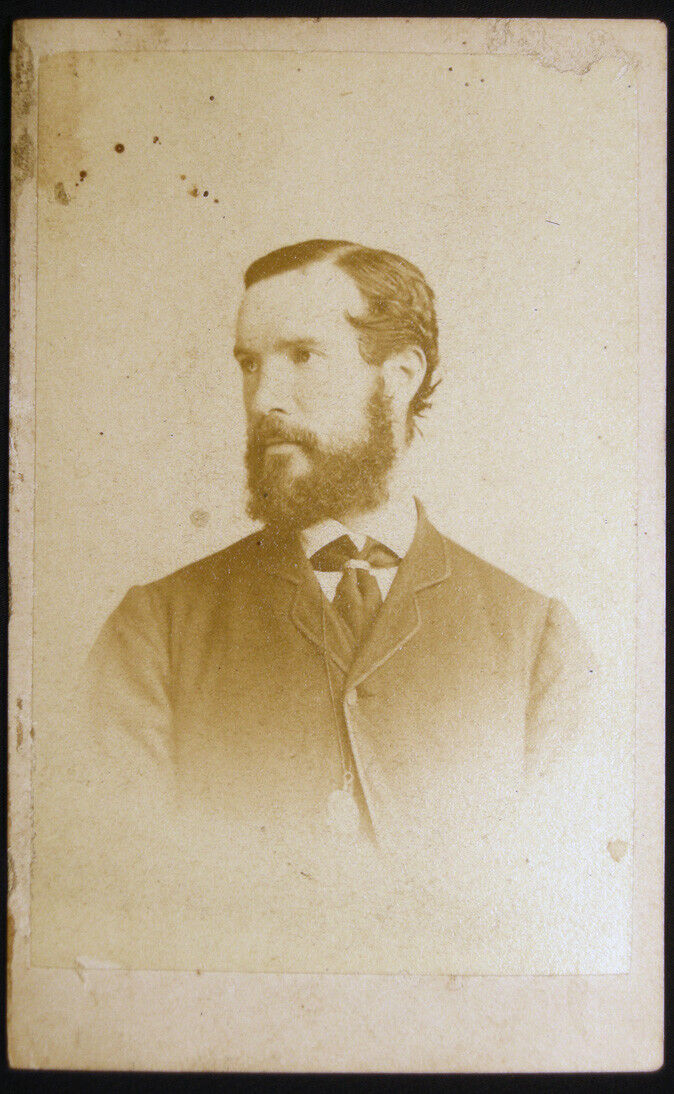 CIRCA 1865  CARTE-DE-VISITE GENTLEMAN BY T. RODGER ST. ANDREWS SCOTLAND