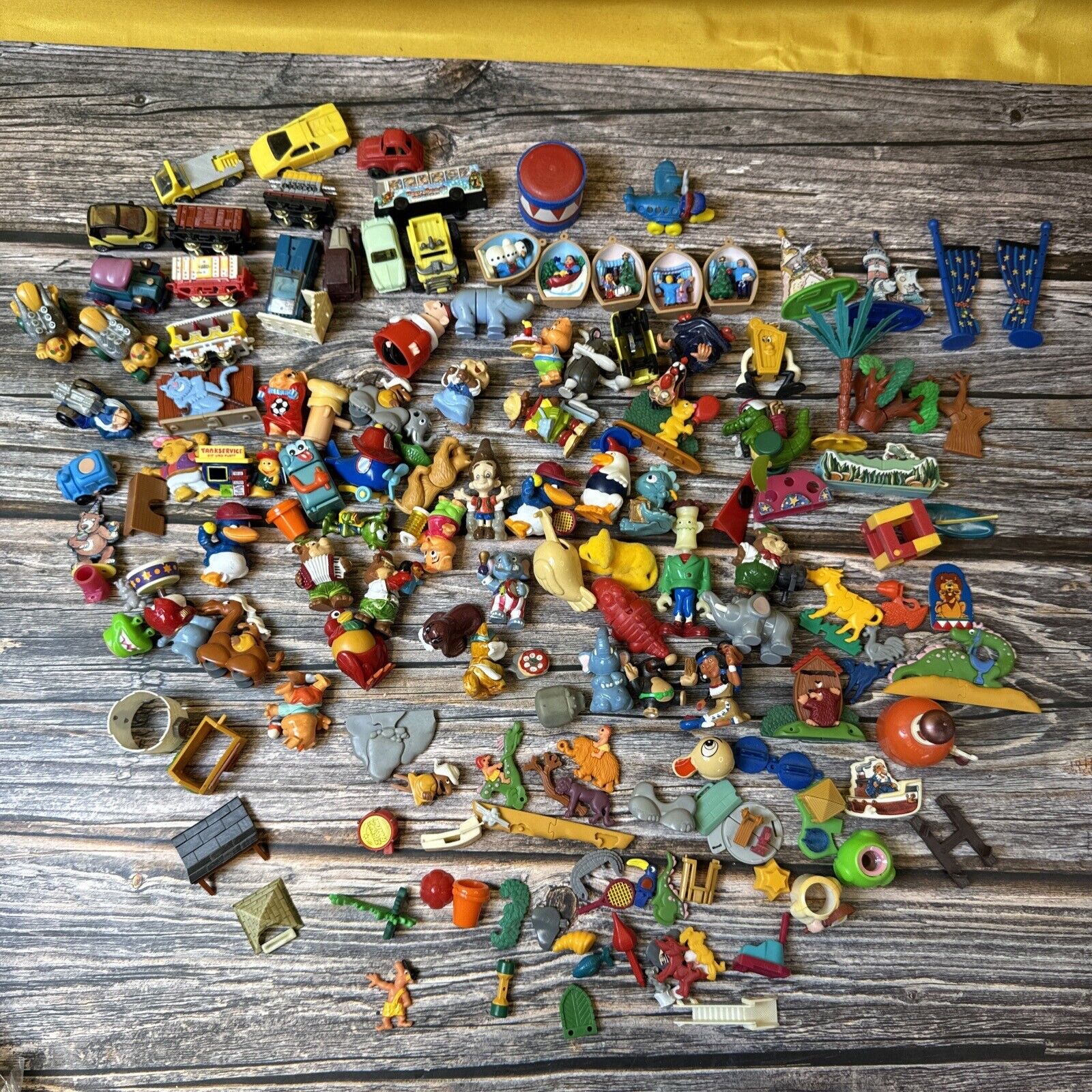 Vintage Large Lot Of Kinder Surprise International Toys Photography Cycling 140