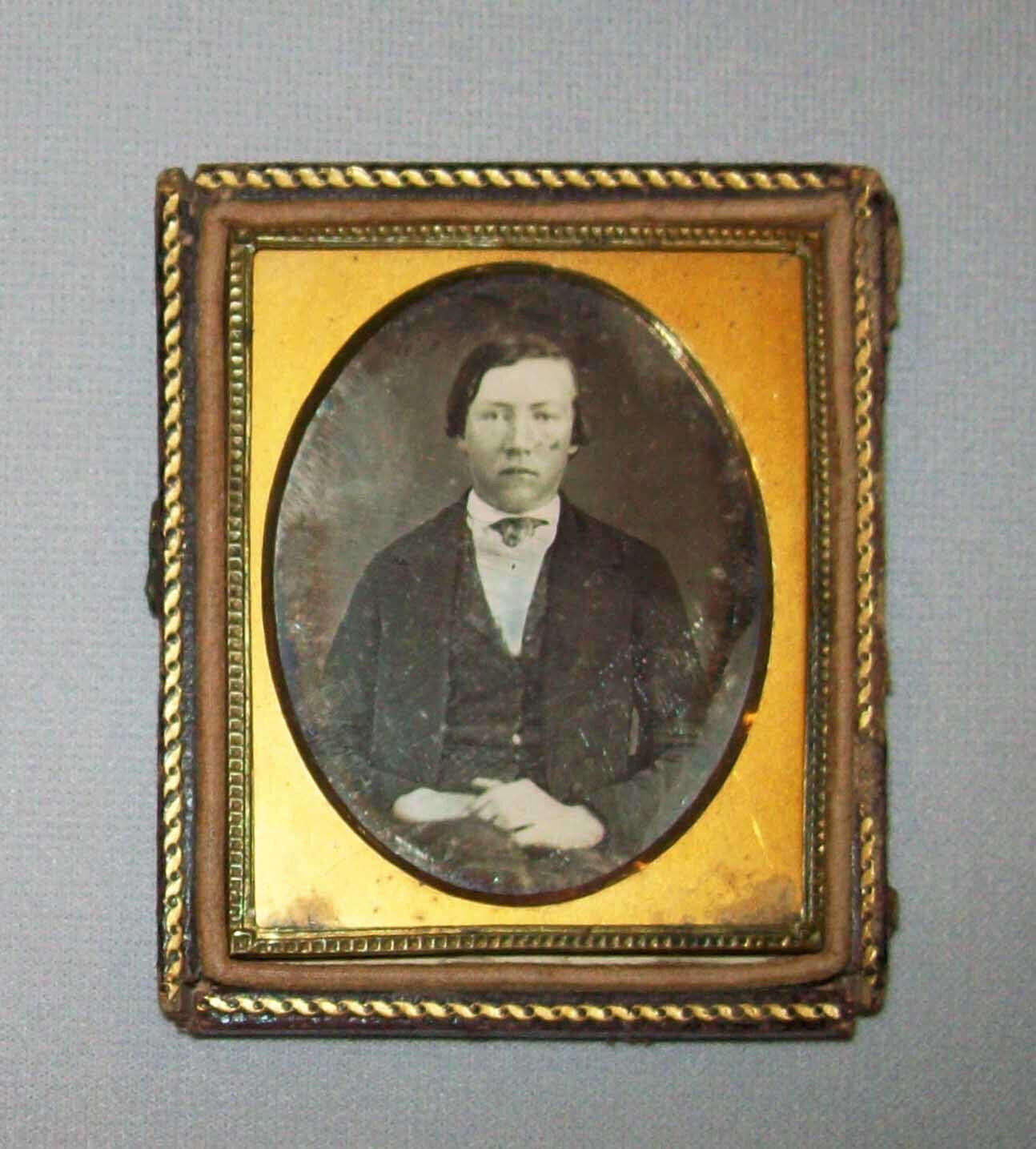 Old Antique Vtg 1850s Daguerreotype Photo Young Man 1/9 Plate Dag in Half Case