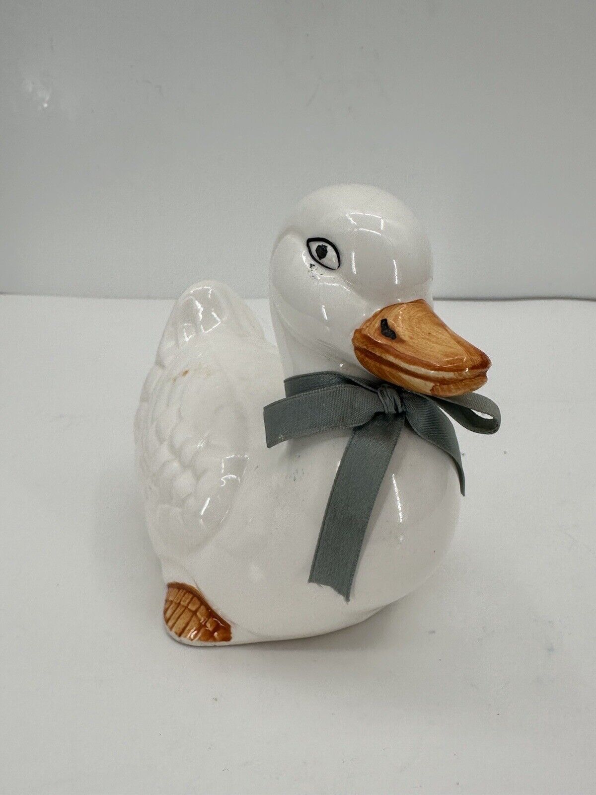 Vintage Ceramic WBI1987 Country Collection Duck With Bow Farmhouse