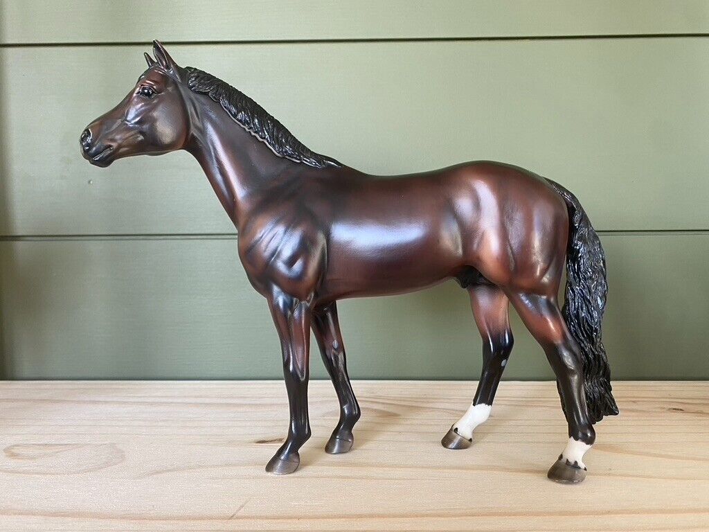 Breyer Ravel 1475 on the Warmblood Stallion / Idocus mold - Dark Bay