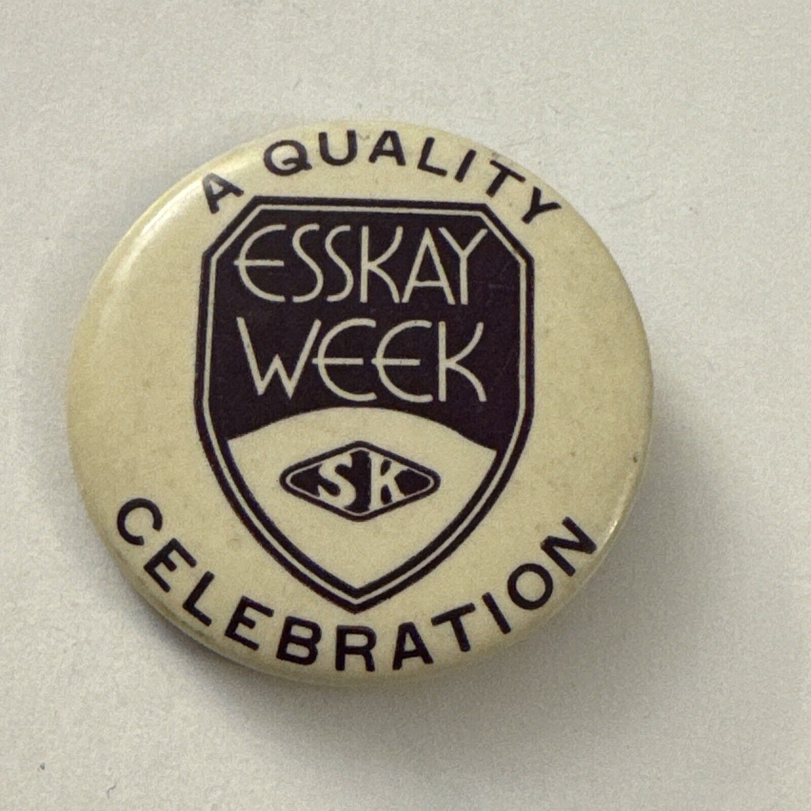 Vintage Esskay Week SK A Quality Celebration Pin Button AV5B