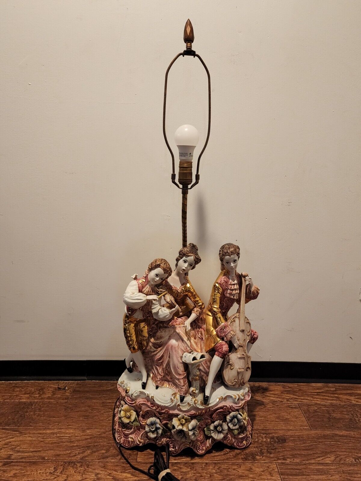 CAPODIMONTE-STYLE Attolin Bros? Figural lamp, Musical Trio, F/641 VERY NICE