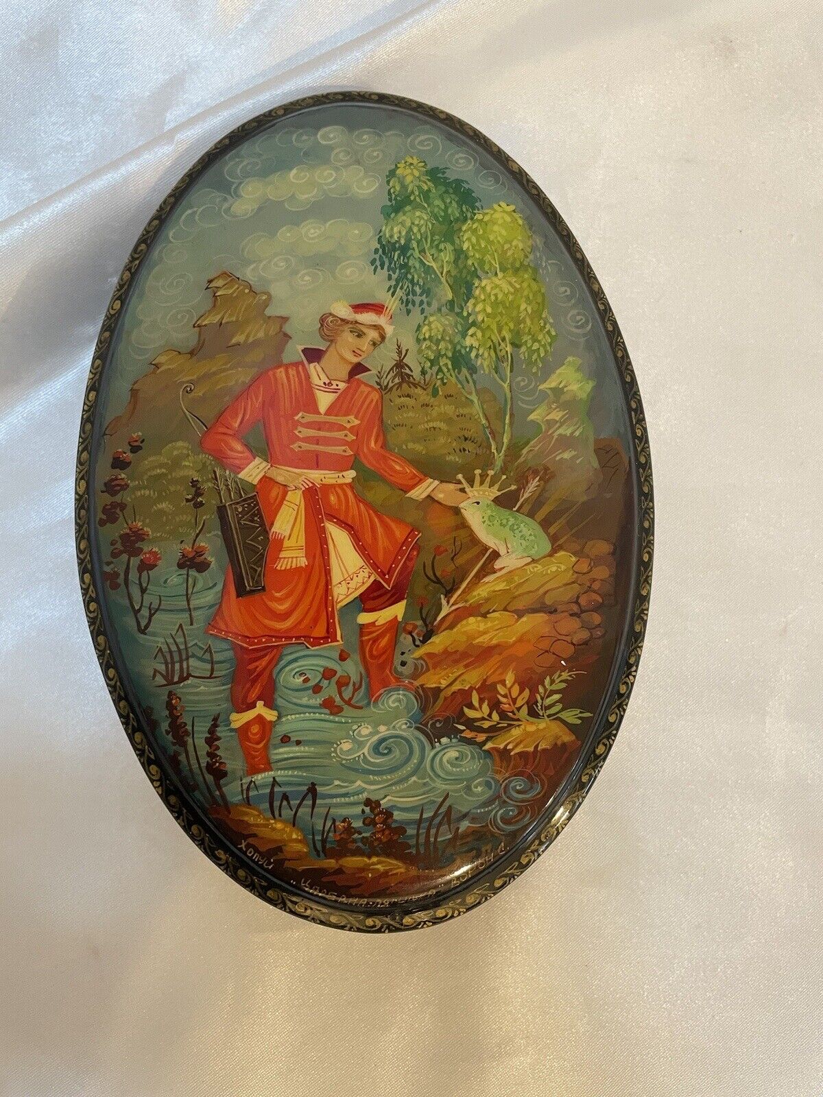 Vtg Genuine Russian Lacquer Oval Hinged Trinket Box Prince Frog Signed Red Int