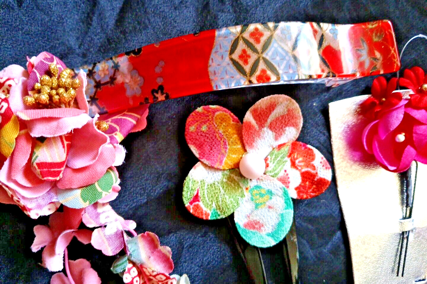 Vtg Japanese Kanzashi Kimono Hair Pin Hair Ornament Japan Lot of 4 Flowers Clip