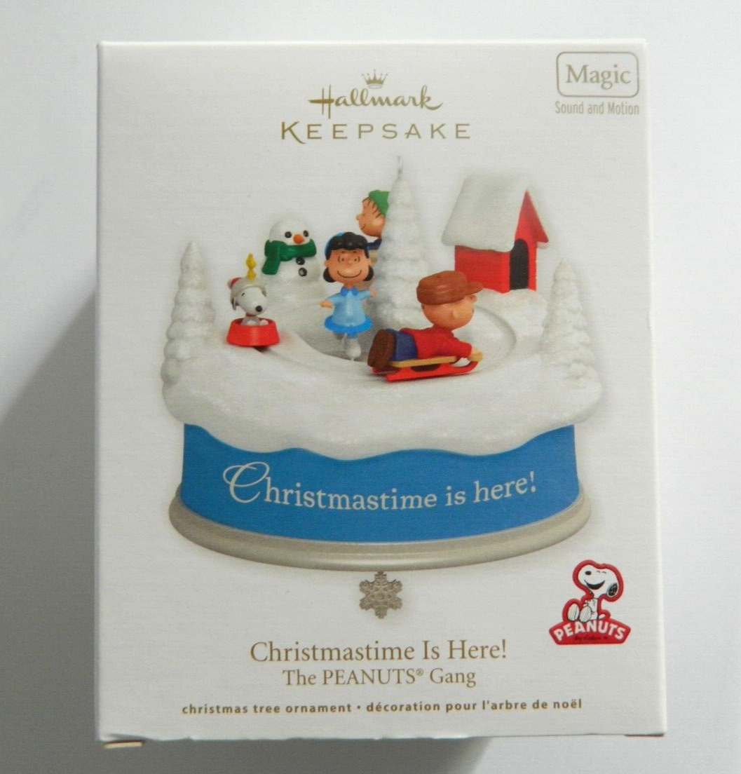 Hallmark 2011 Keepsake Christmastime is Here Peanuts Snoopy Magic Ornament. BB4