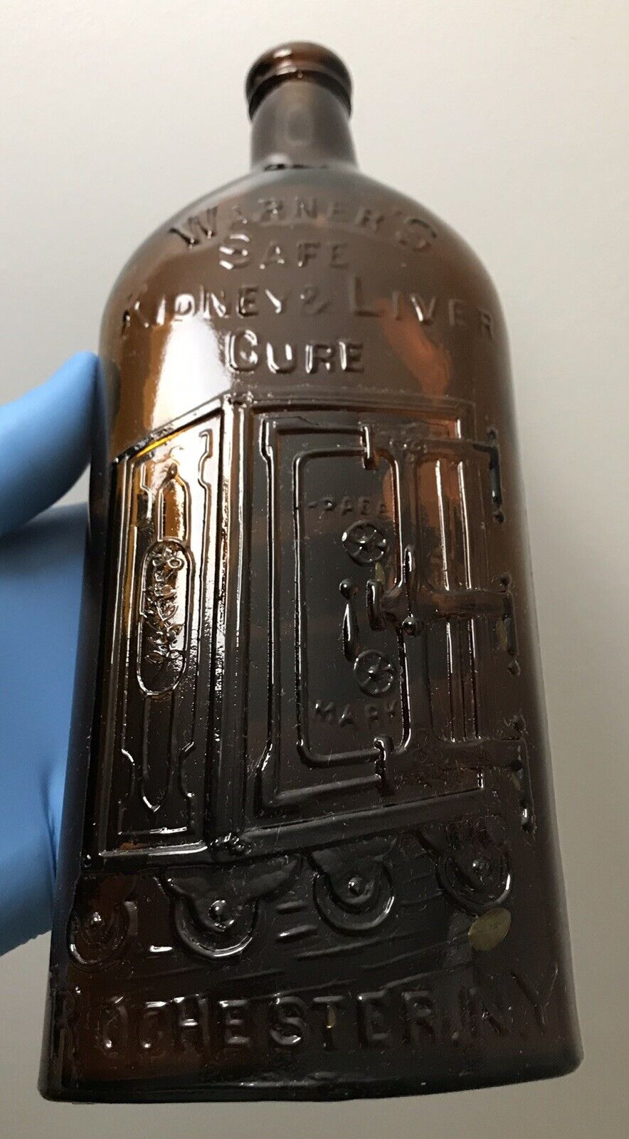 Antique Warner\'s Safe Kidney & Liver Cure Bottle c. 1890 PRIVY DUG