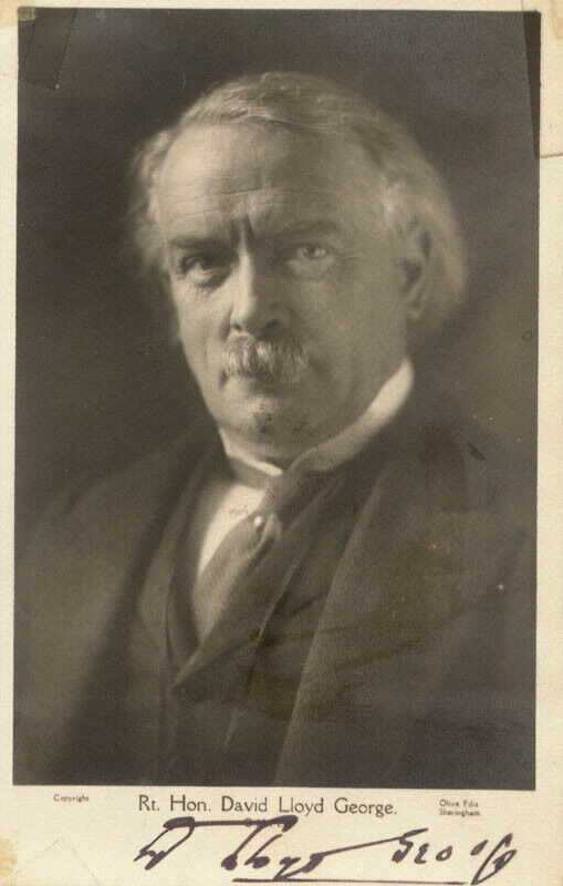 DAVID LLOYD GEORGE (GREAT BRITAIN) - PICTURE POST CARD SIGNED