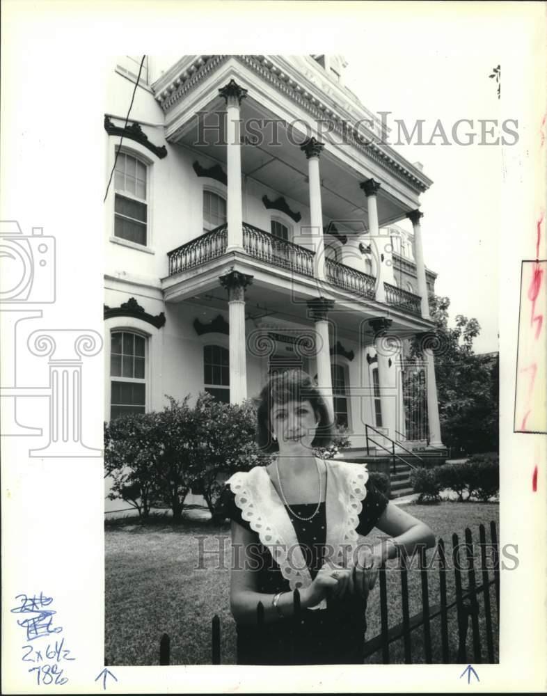 1989 Press Photo Mary Sutton, administrator of St. Elizabeth\'s Home for girls