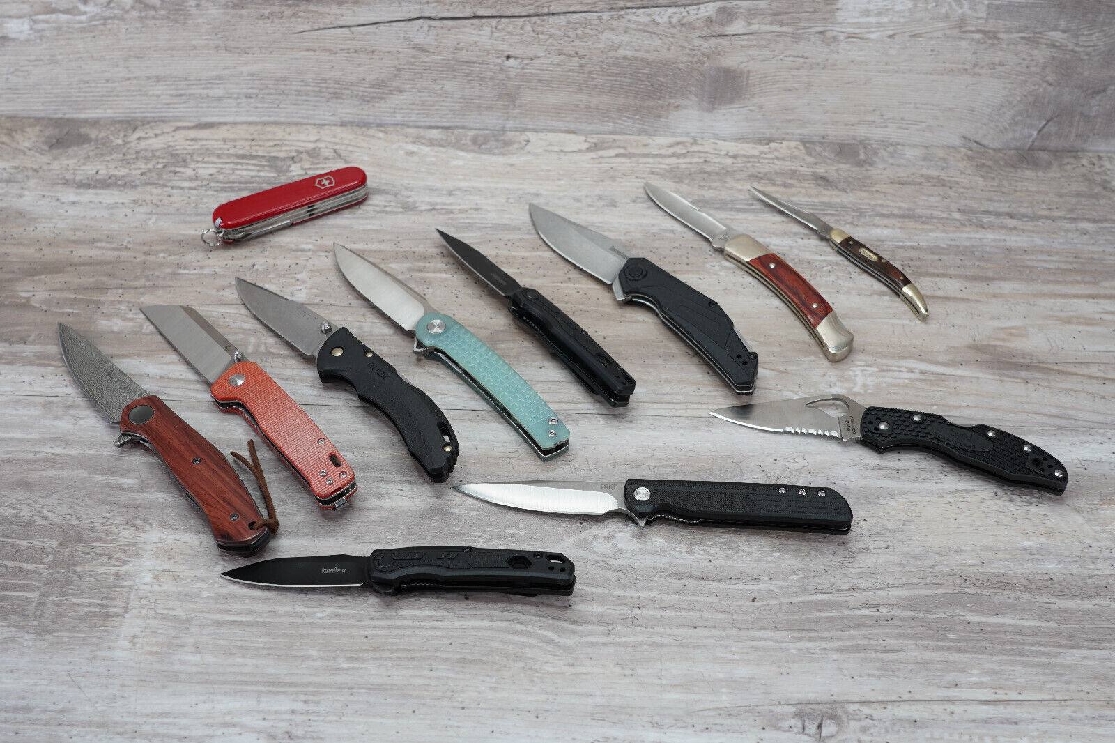 Lot of 12  TSA Confiscated  KNIVES PRIMIUM BUNDLE