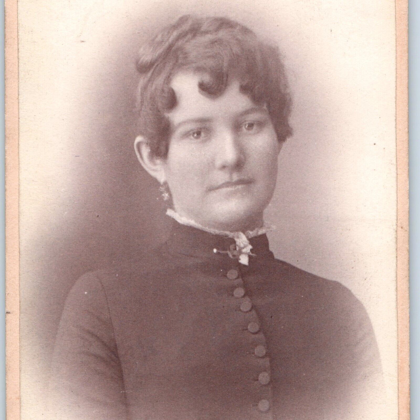 c1870s Cute Young Lady Portrait Victorian CdV Photo Card Unidentified H12