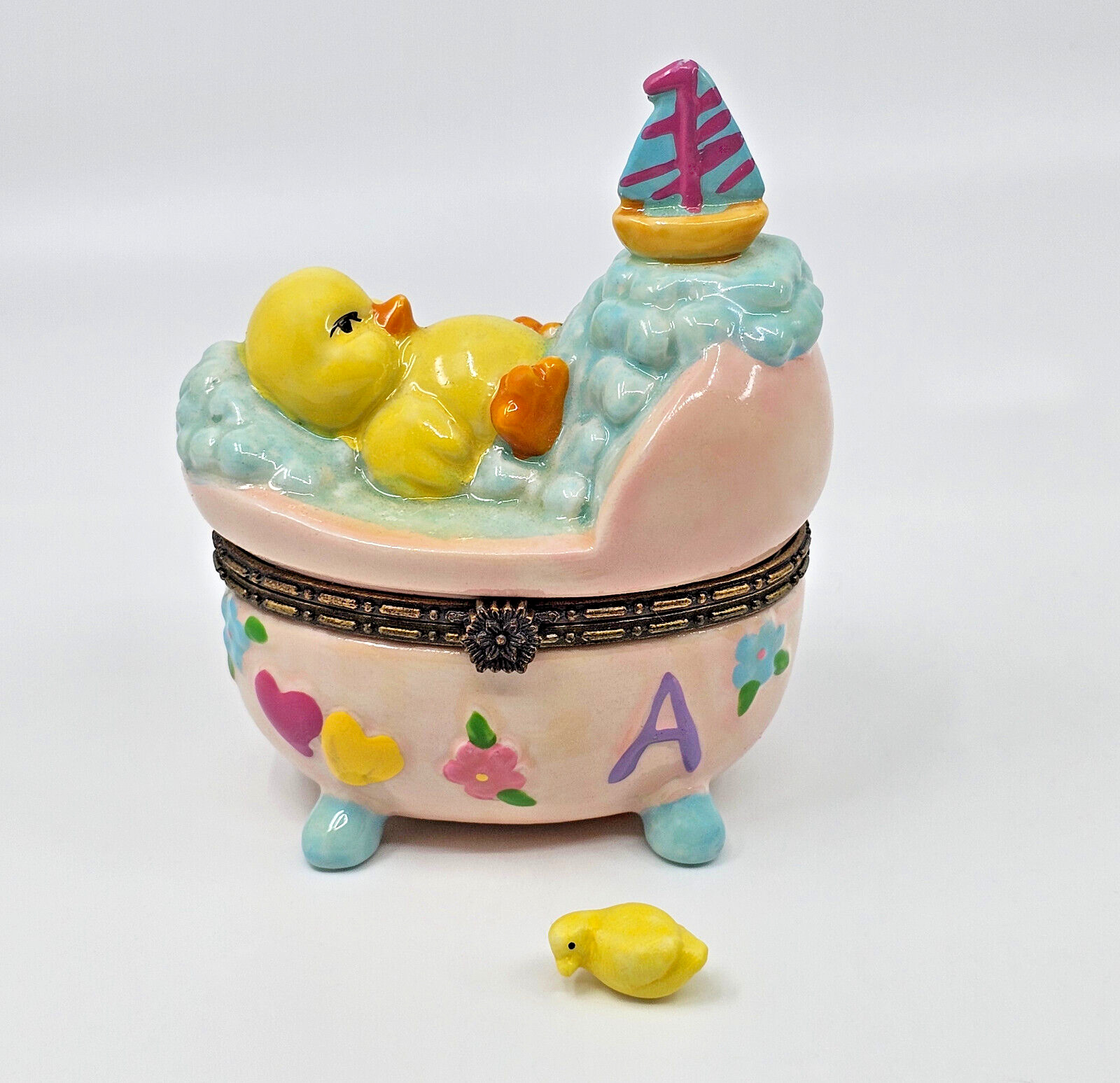 * WOW VINTAGE BABY DUCKIE IN A BUBBLE BATH HINGED PORCELAIN TRINKET BOX * PHB *