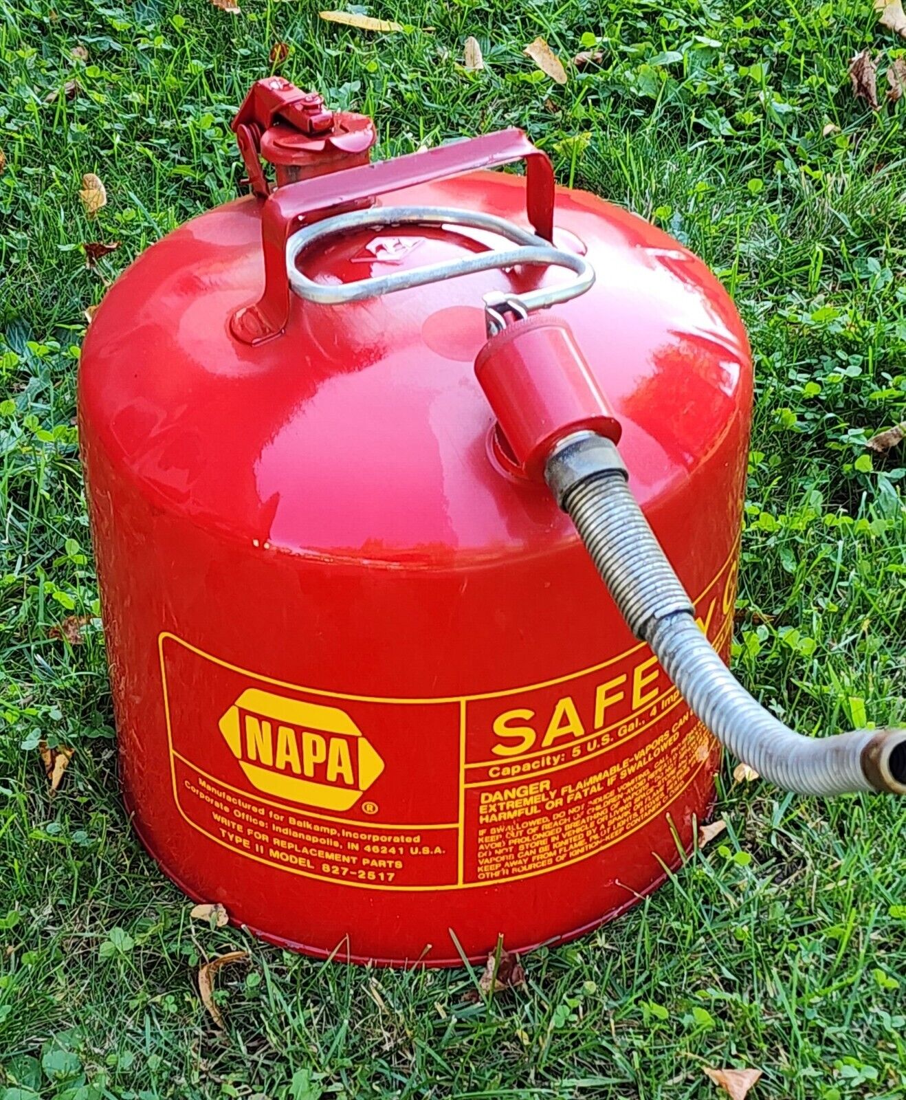 NAPA/EAGLE 5 GALLON METAL SAFETY GAS CAN Steel Release Handle NICE RARE 