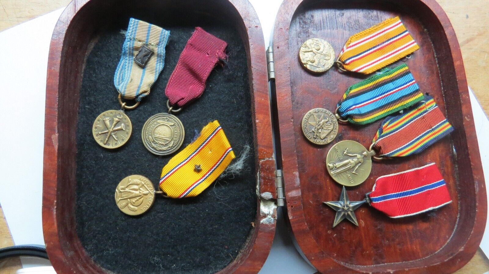 WW2 U. S. ARMY  MINI MEDALS GROUPING  WITH NEAT WOOD BOX