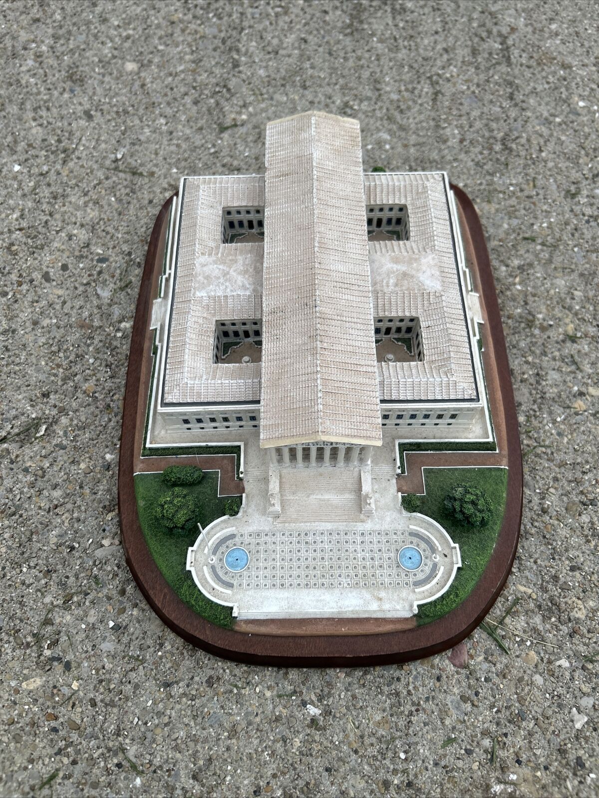 The Danbury Mint Sculpture US Supreme Court Building Washington DC