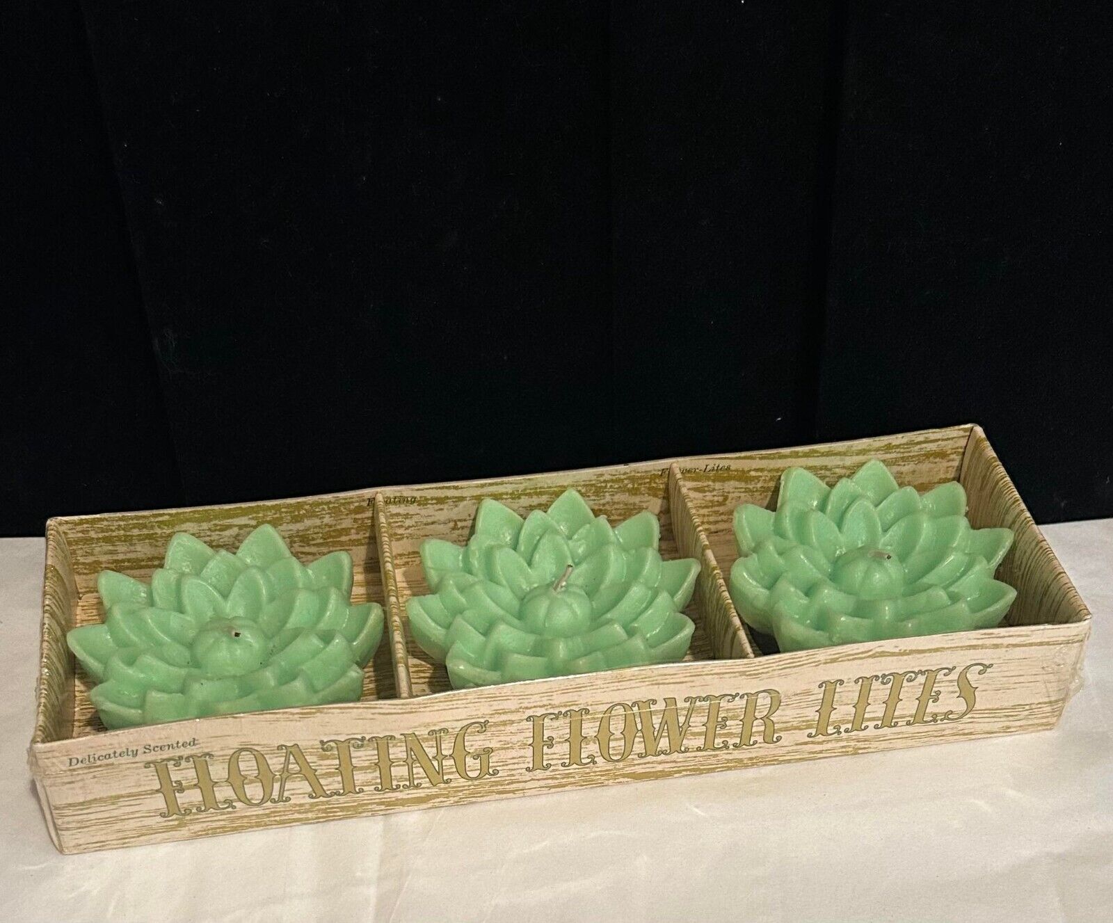 Vintage Retro Groovy NOS NEW Floating Lotus Flowers Candles In Box EMKAY 1970s
