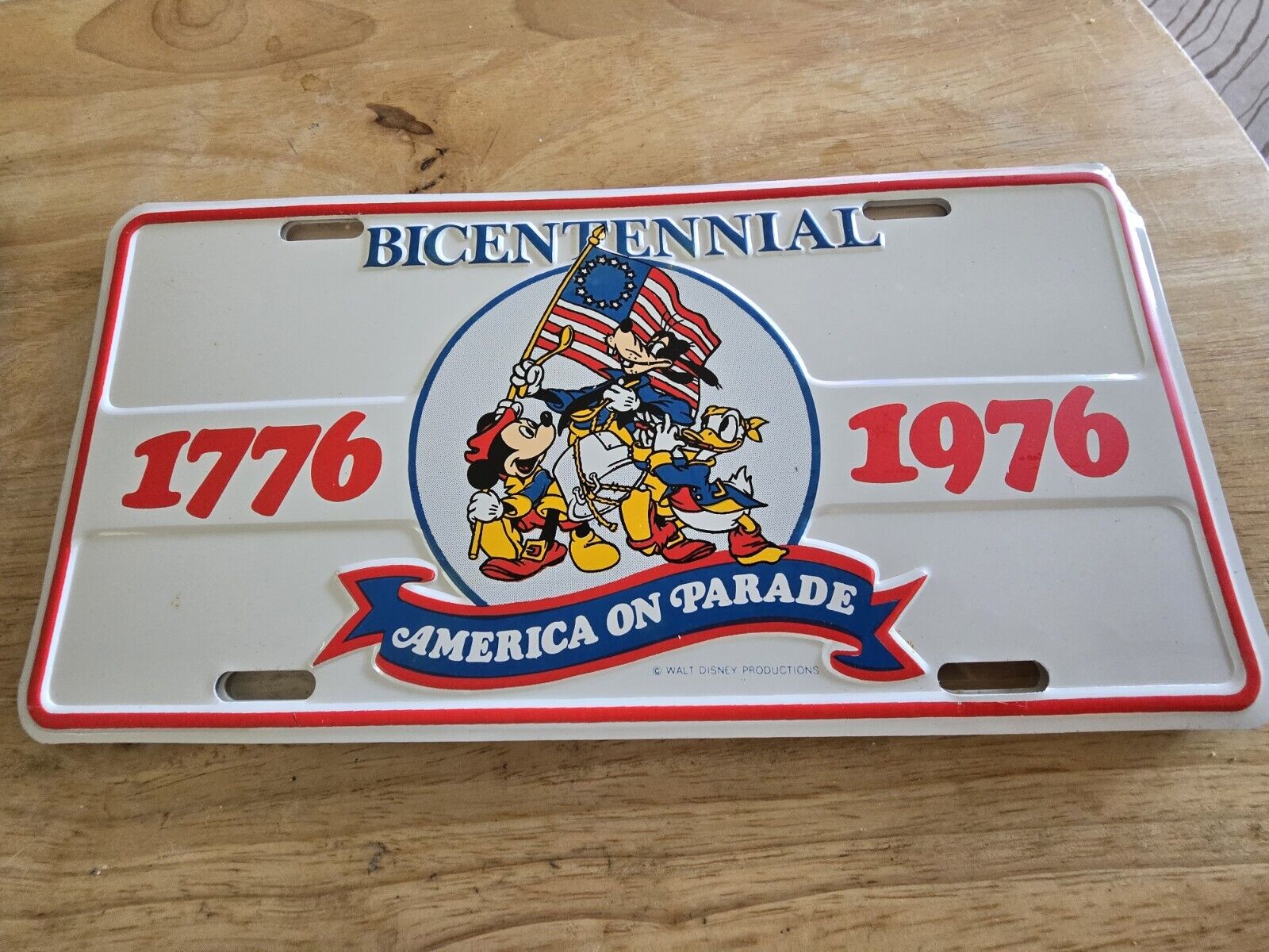 Vintage Walt Disney Mickey Bicentennial License Plate America Parade 1976