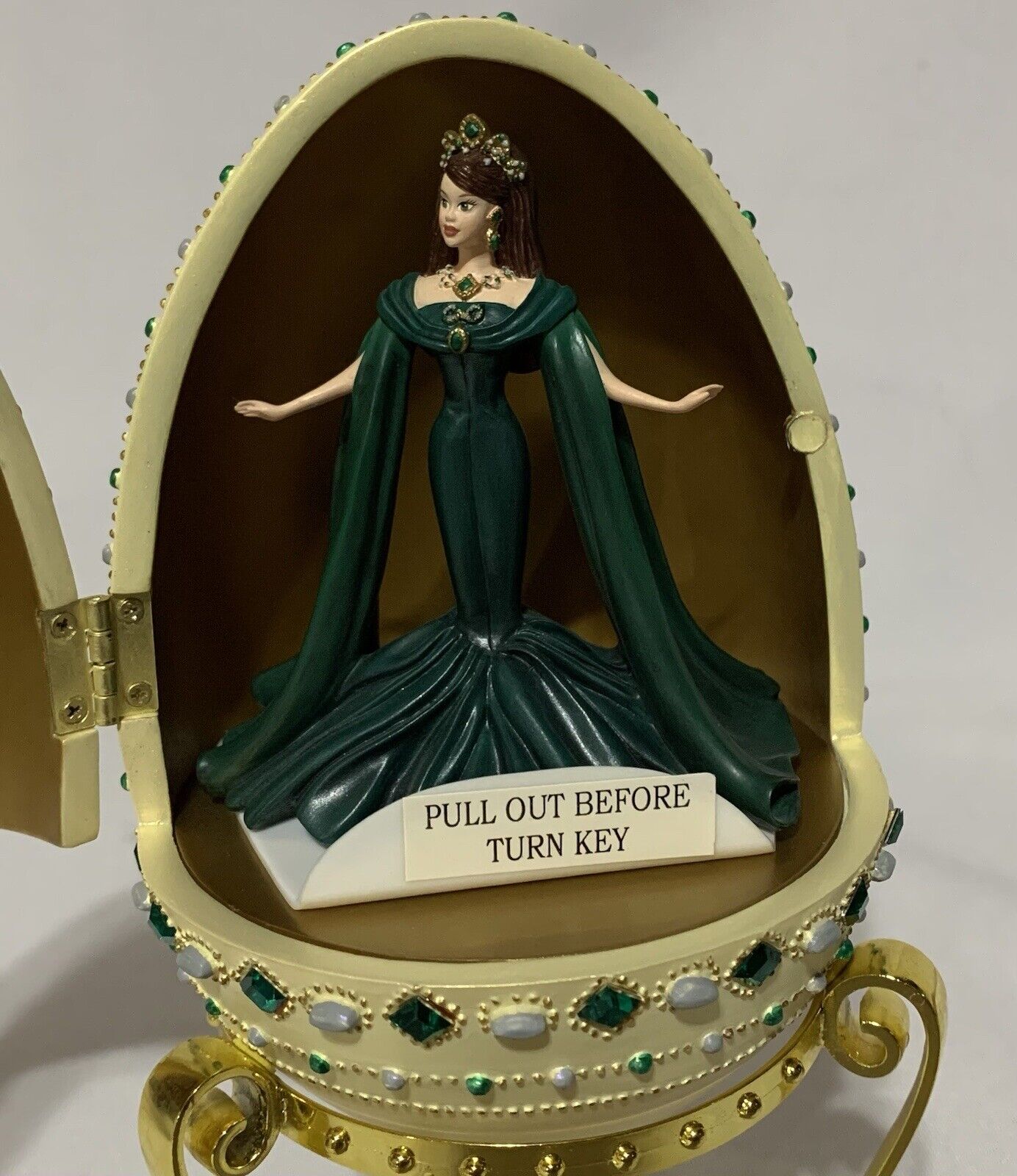 Barbie Empress Of Emeralds Resin Egg Caucasian Mattel Avon 2000 W/ Box