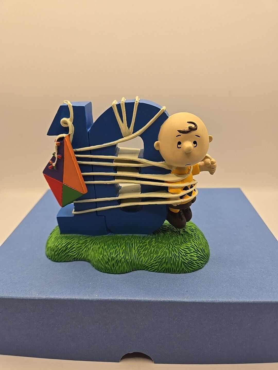 1996 Snoopy Birthday Bash Figurine #10 \