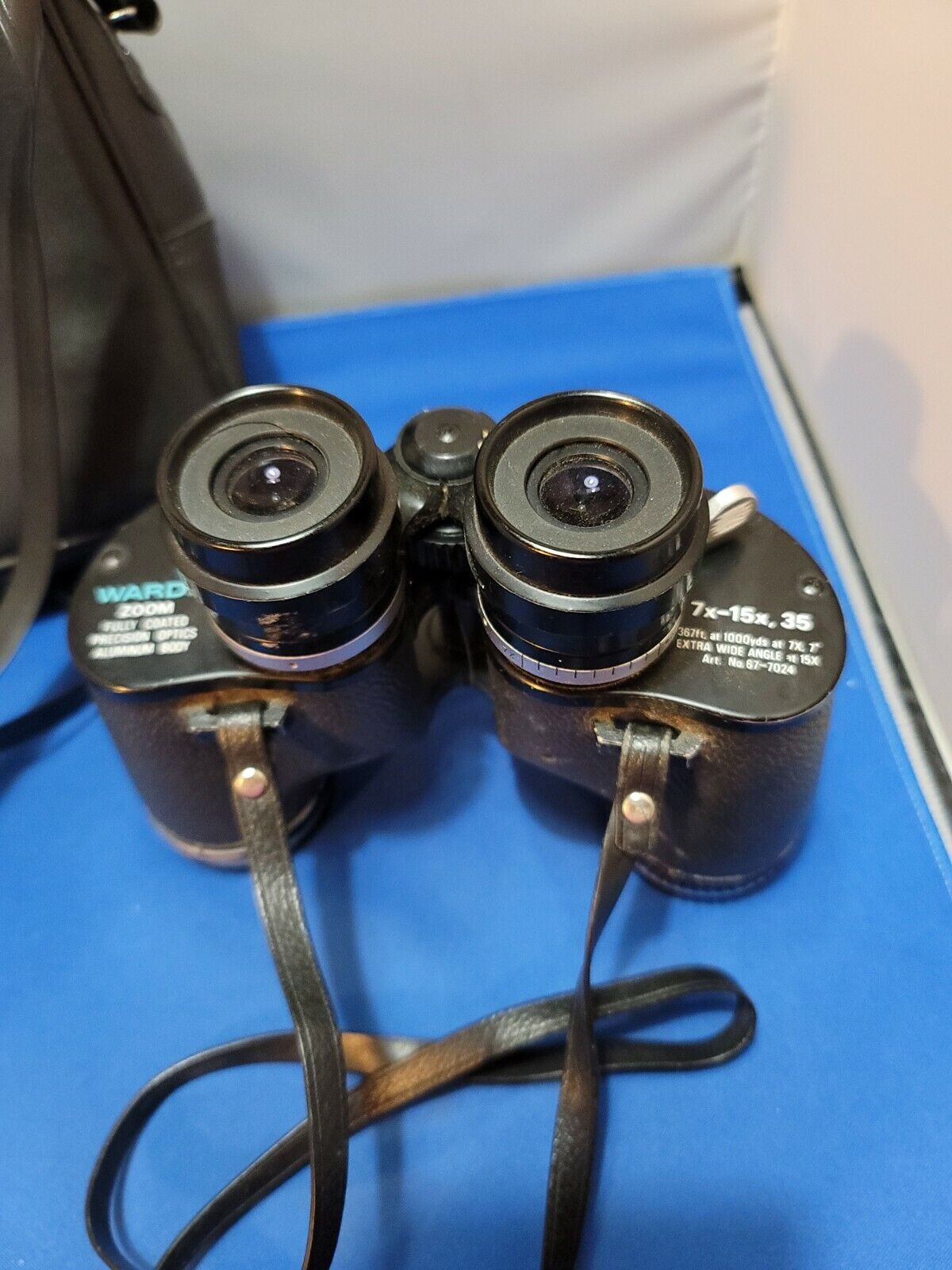 Vintage Wards Focus Zoom Fully Coated 7X - 15x35 330 FT at 1000 YDS Binoculars