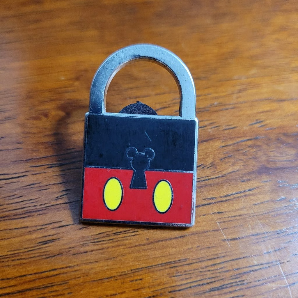 Disney Trading Pin Mickey Mouse Lock
