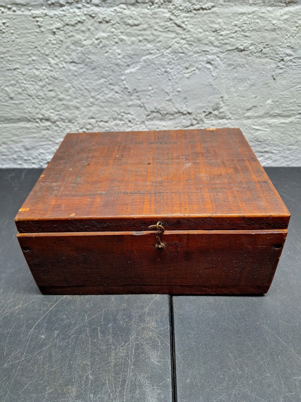 10 X 8X 4.5 IN DECORATIVE WOOD CARVED BOX USED