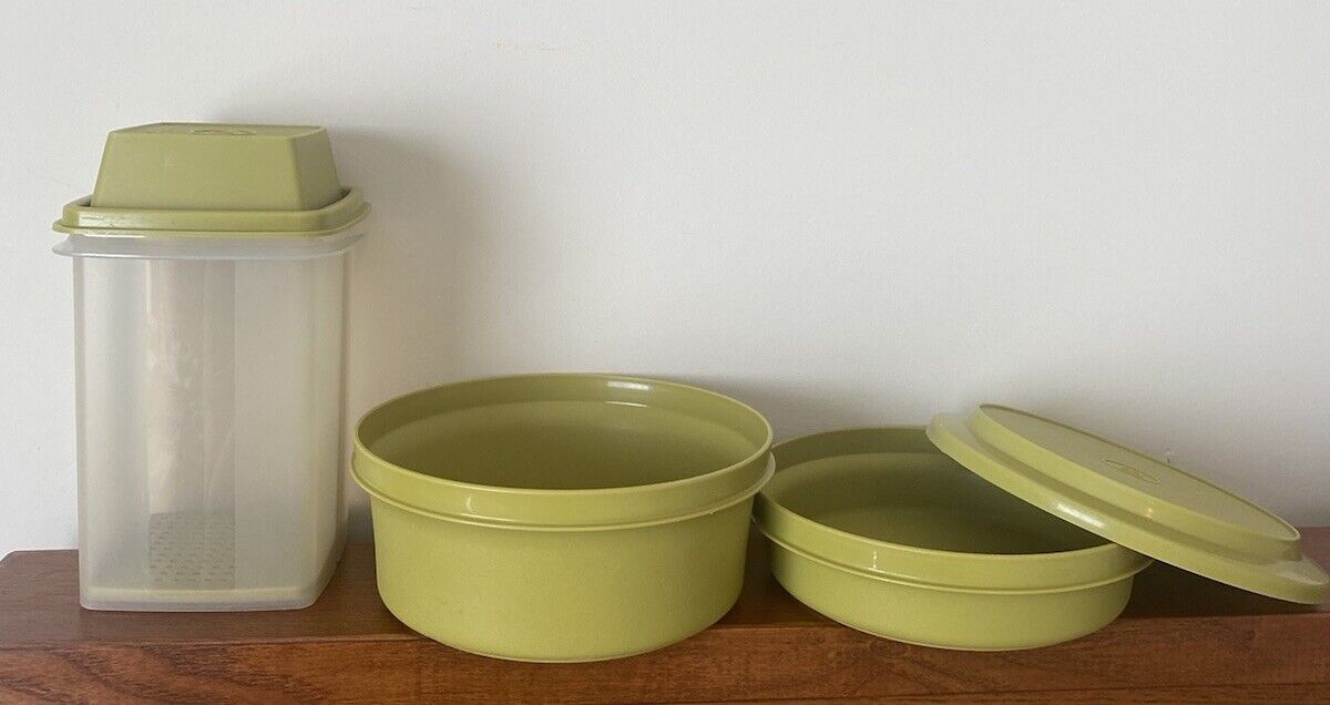 Vintage Tupperware #1330-2 Avocado Green Pickle/Olive Keeper And 2 Bowls 1 Lid